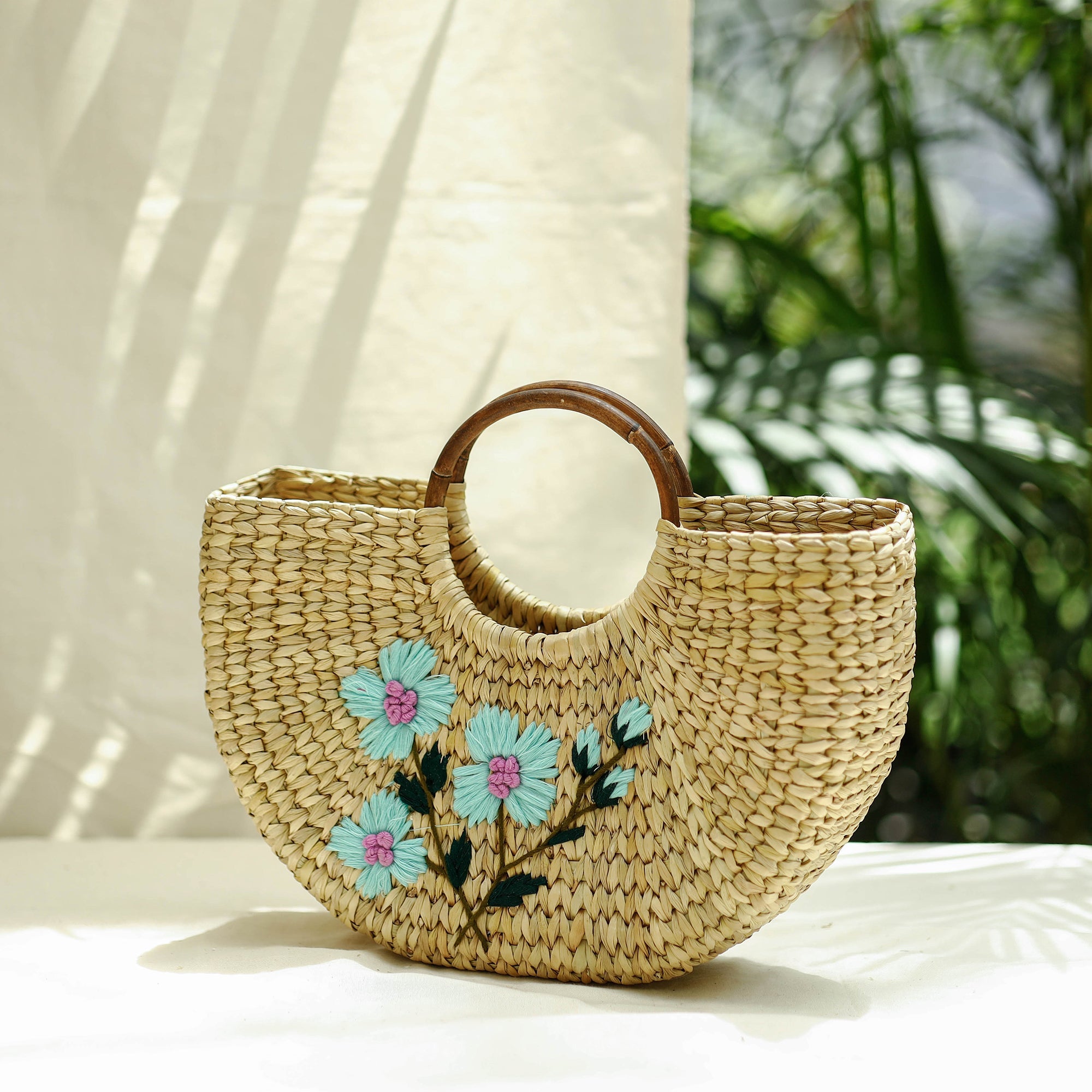 ITOKRI CRAFTS INITIATIVE Beige - Handcrafted Natural Water Reed Embroidered Hand Bag - view 3