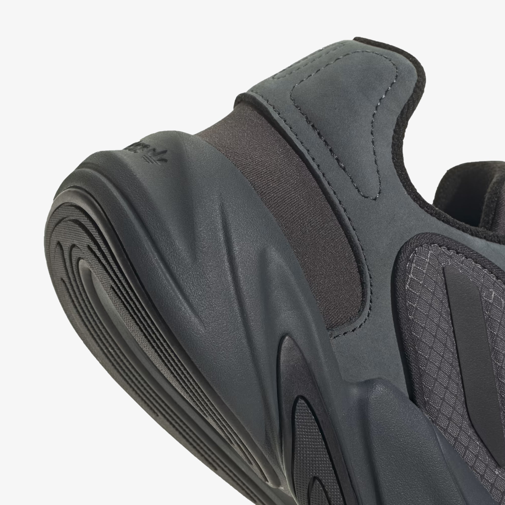 Adidas Originals | OZELIA { CARBON/CORE BLACK/GREY FIVE - view 4