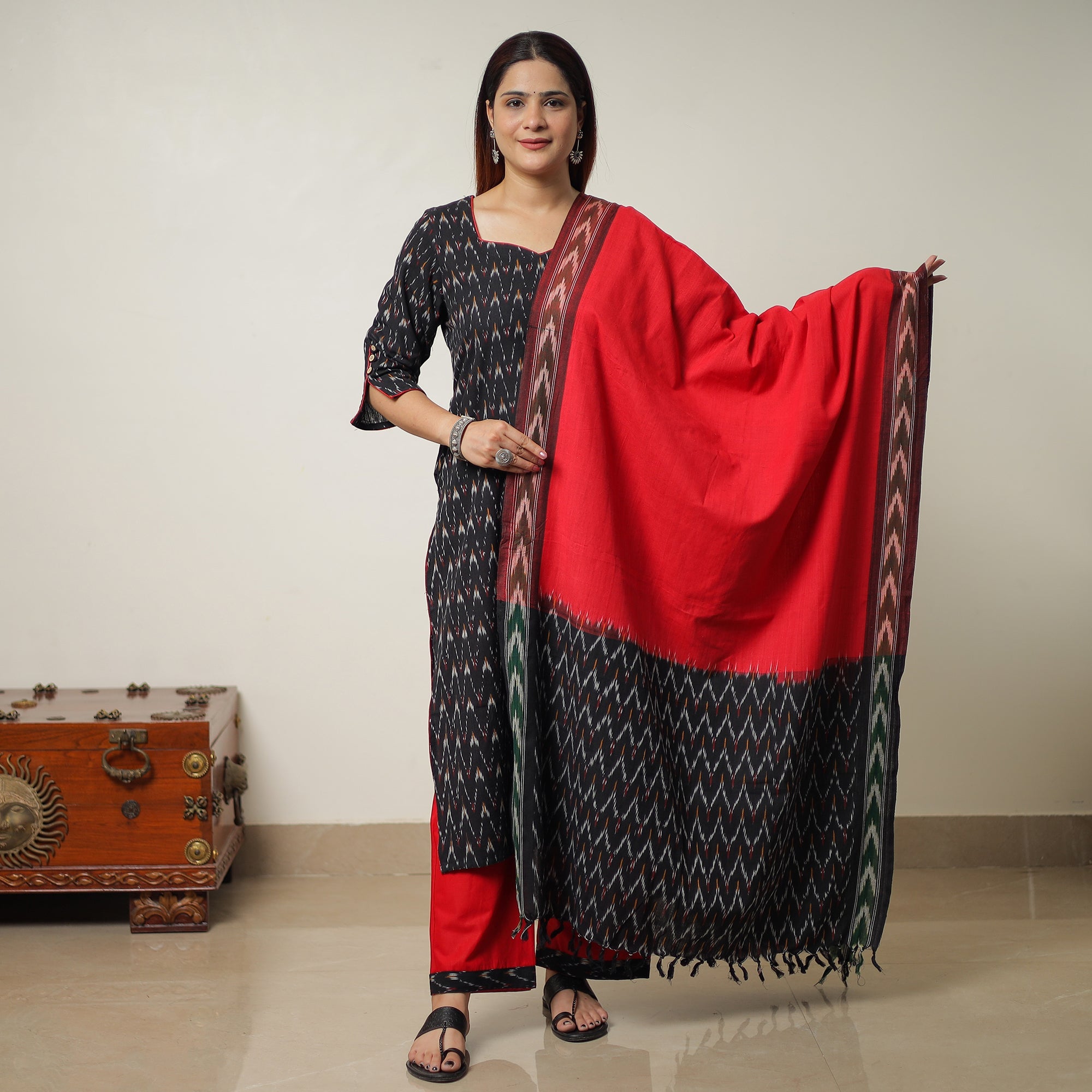 ITOKRI CASUALS Black - Pochampally Ikat Weave Cotton Kurta with Palazzo & Dupatta Set 01 - view 2
