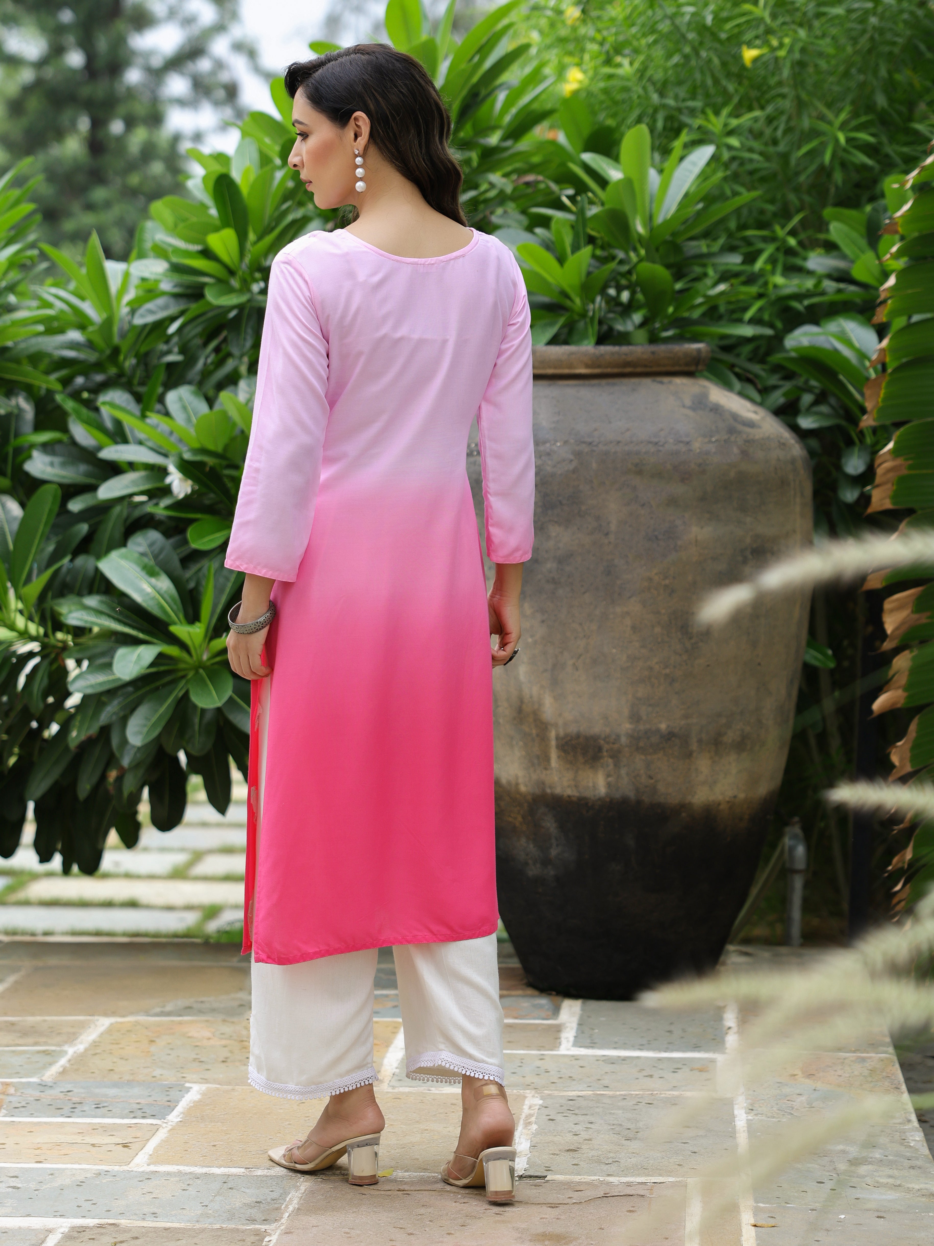 Fashor Blue Ombre Dyed & Chikankari Embroidered Straight Fit Kurta - Pink - view 7