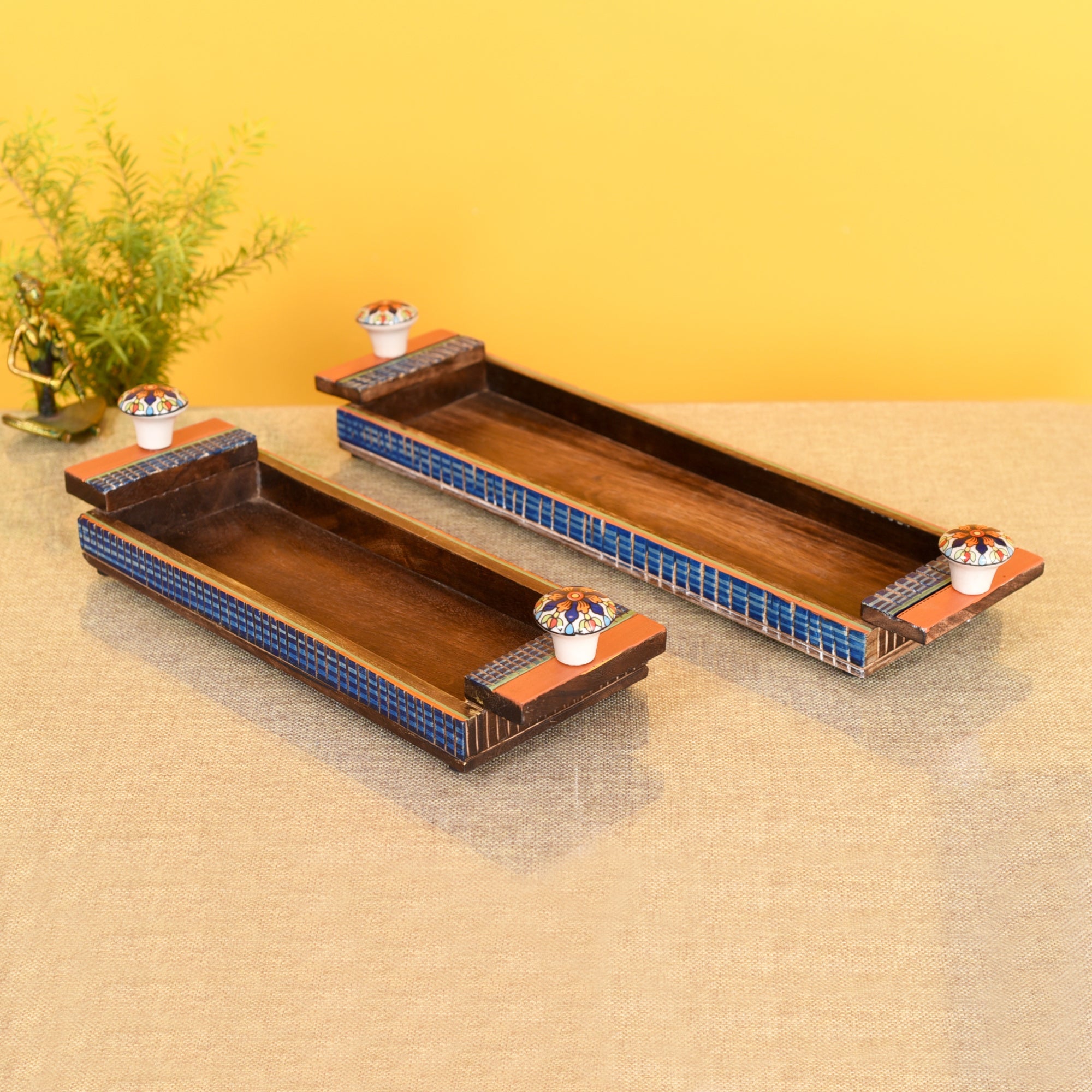 ART CREATIONS BY SUMAN SONTHALIA Brown - Handcrafted Mango Wood Rectangular Serving Tray (Set of 2)