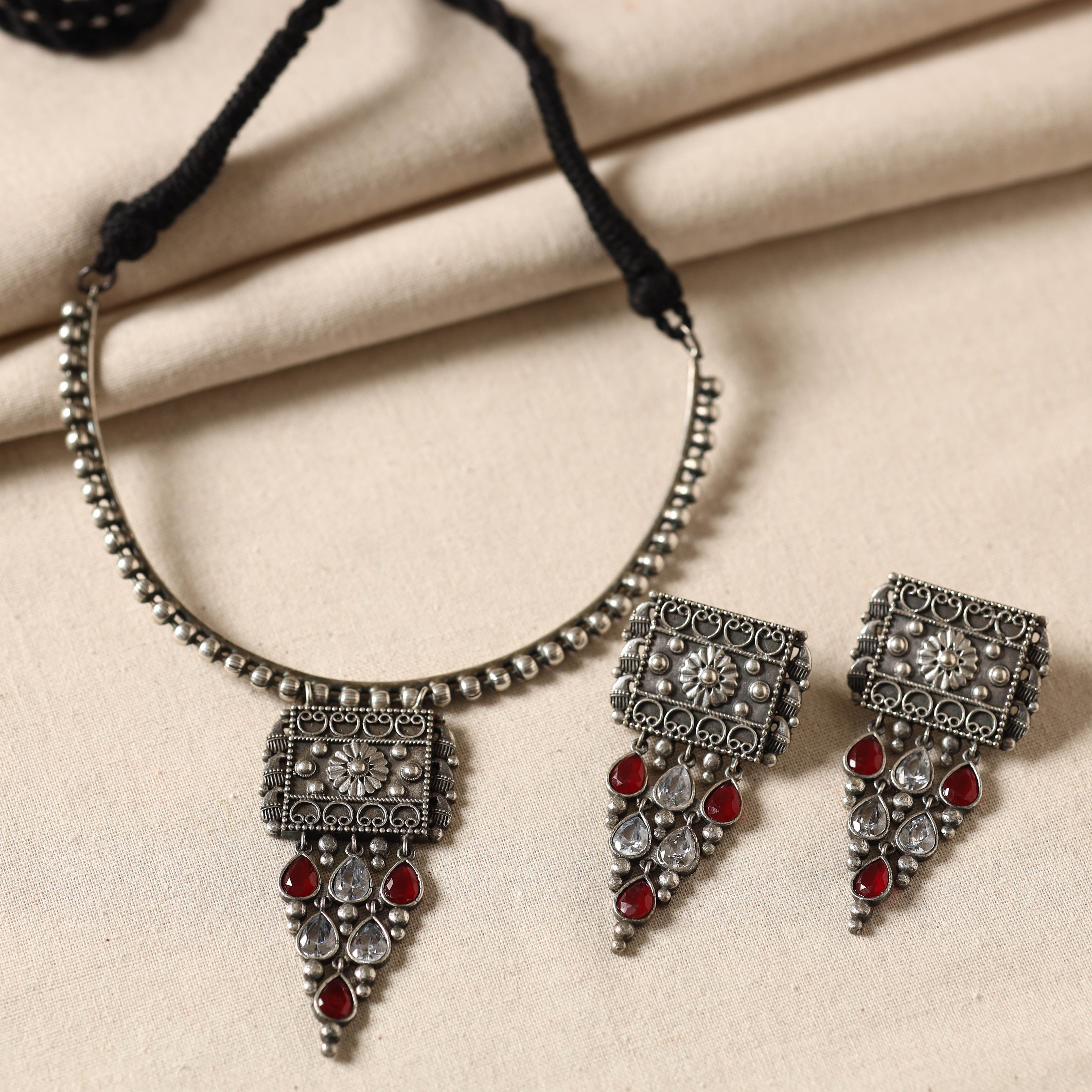 WHITE RIVER STORIES Antique Silver Finish Oxidised Brass Base Stone Work Necklace Set - view 2