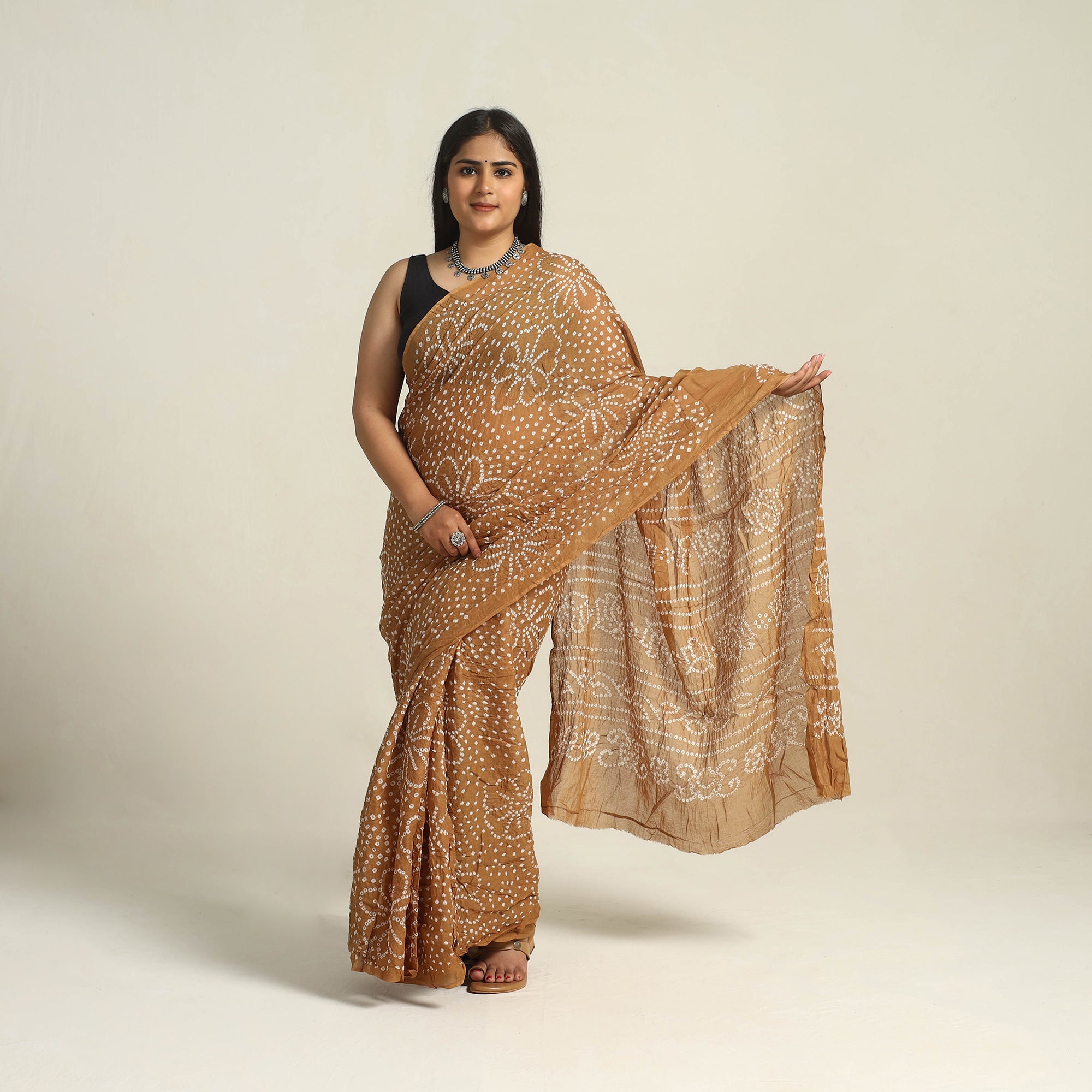 KACHCHH JI CHHAAP Brown - Kutch Bandhani Tie-Dye Cotton Saree with Blouse Piece - view 2