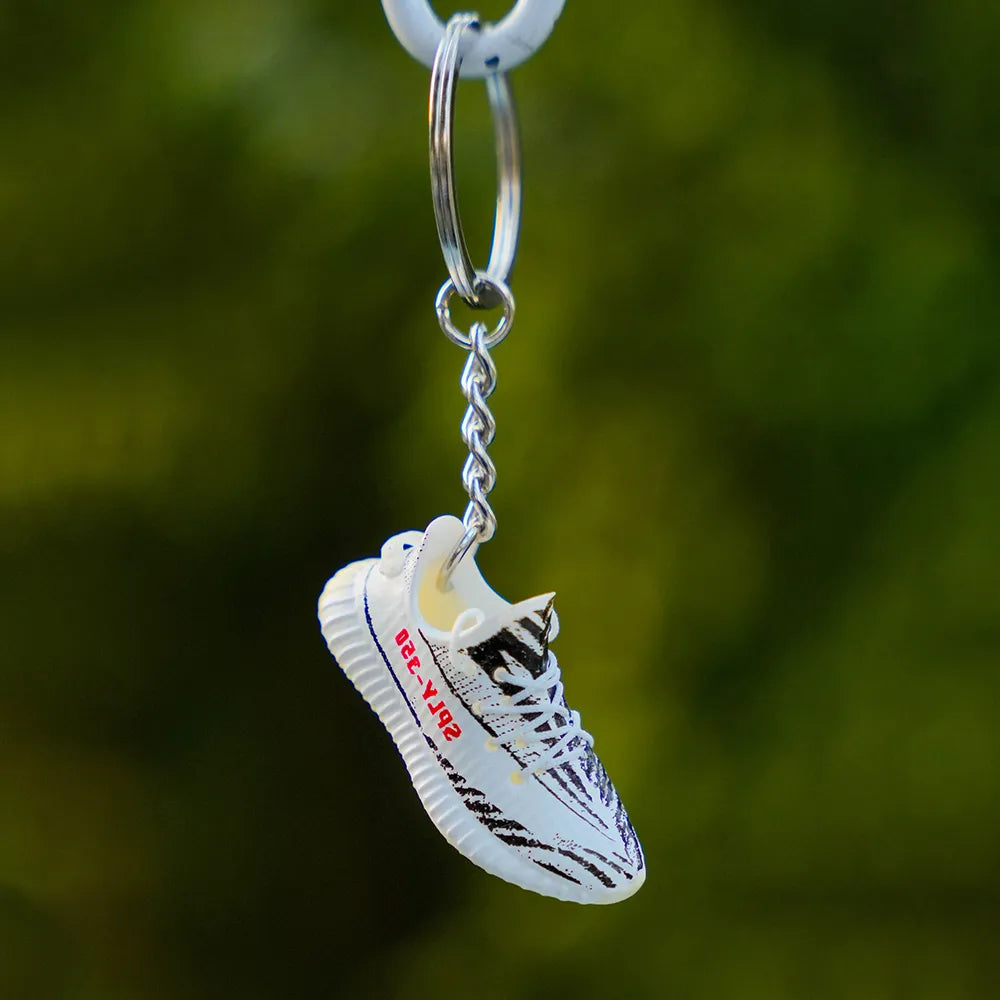 Kicks Machine 3D sneaker keychain Yeezy 350 Zebra