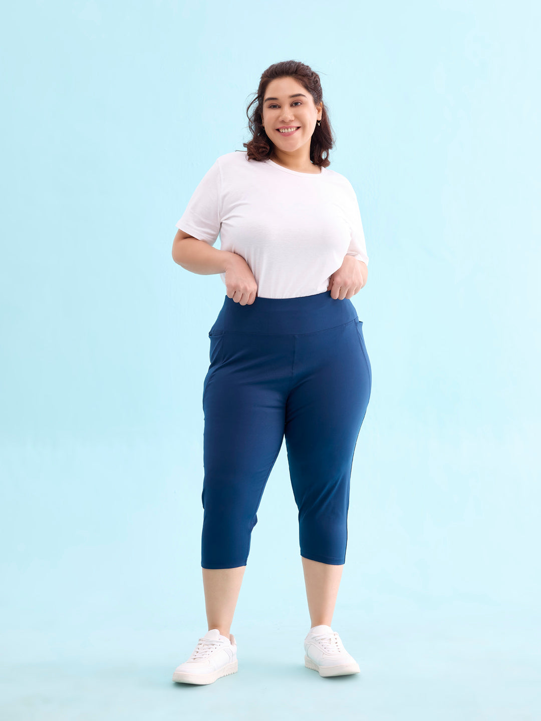 Go Colors Women Solid Teal High Rise Training Capri