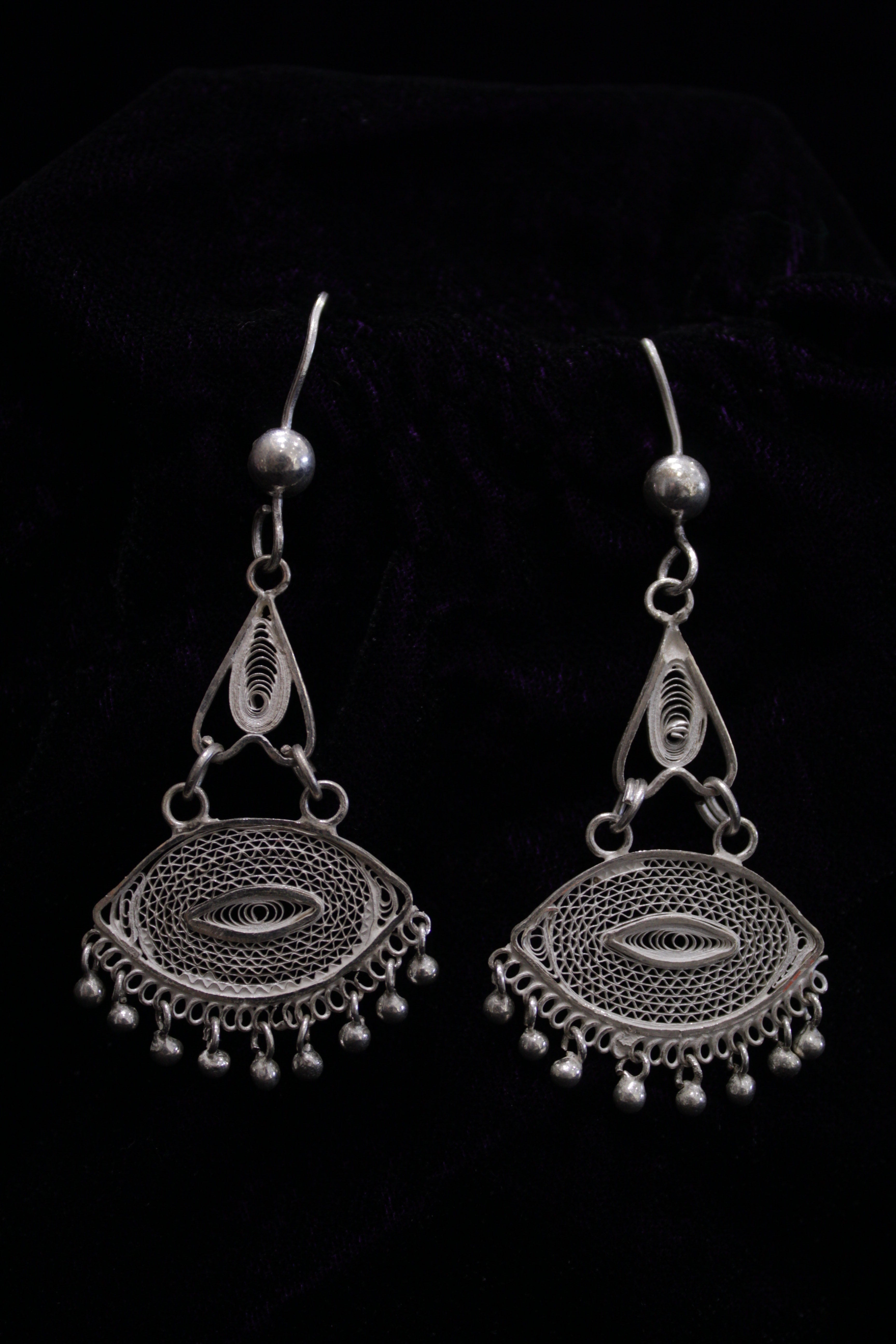 Indianvillez Eye Bead Silver Filigree Earring