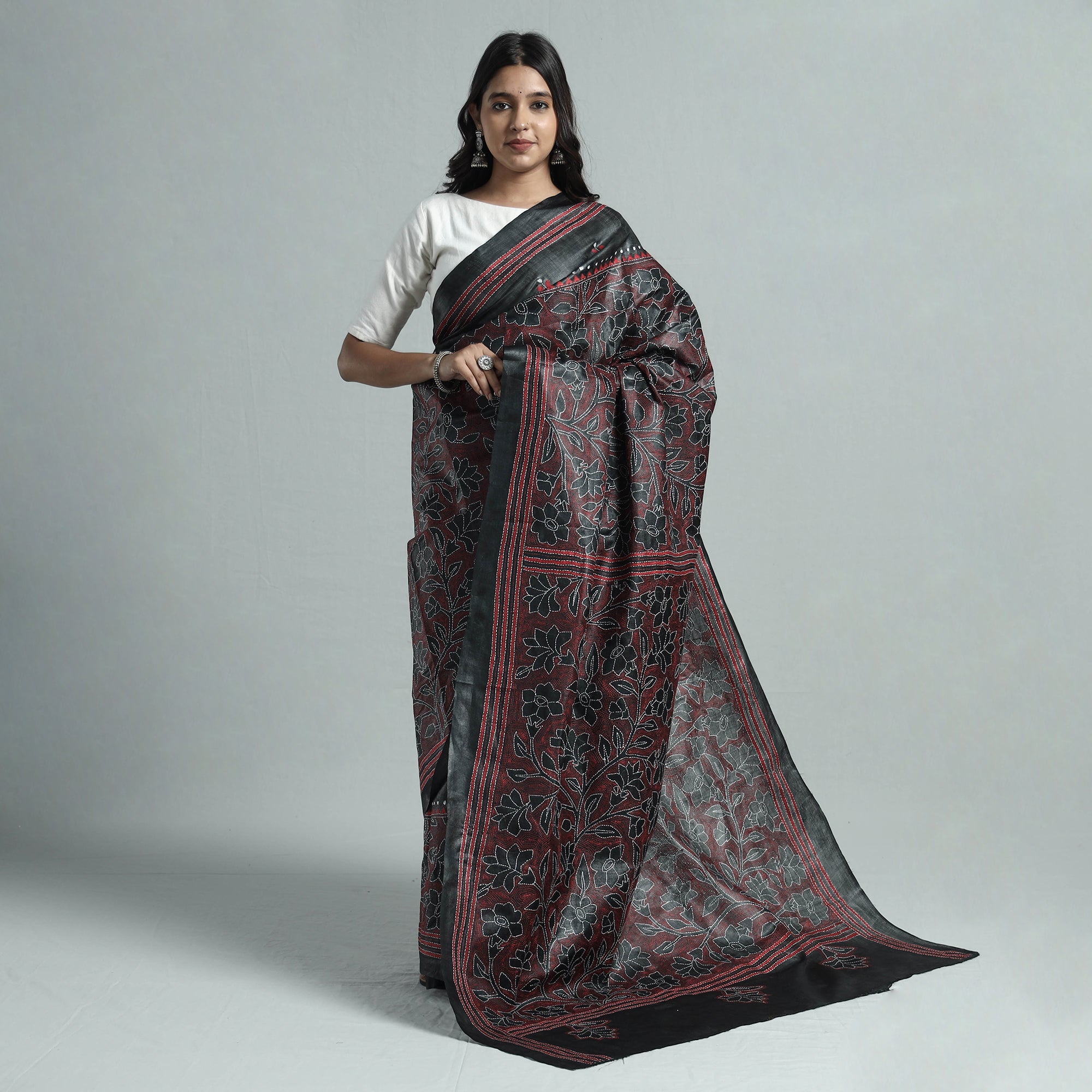 KHUSHBASH - HAPPY LOOM OF EAST Black - Bengal Kantha Hand Embroidery Pure Tussar Silk Handloom Saree