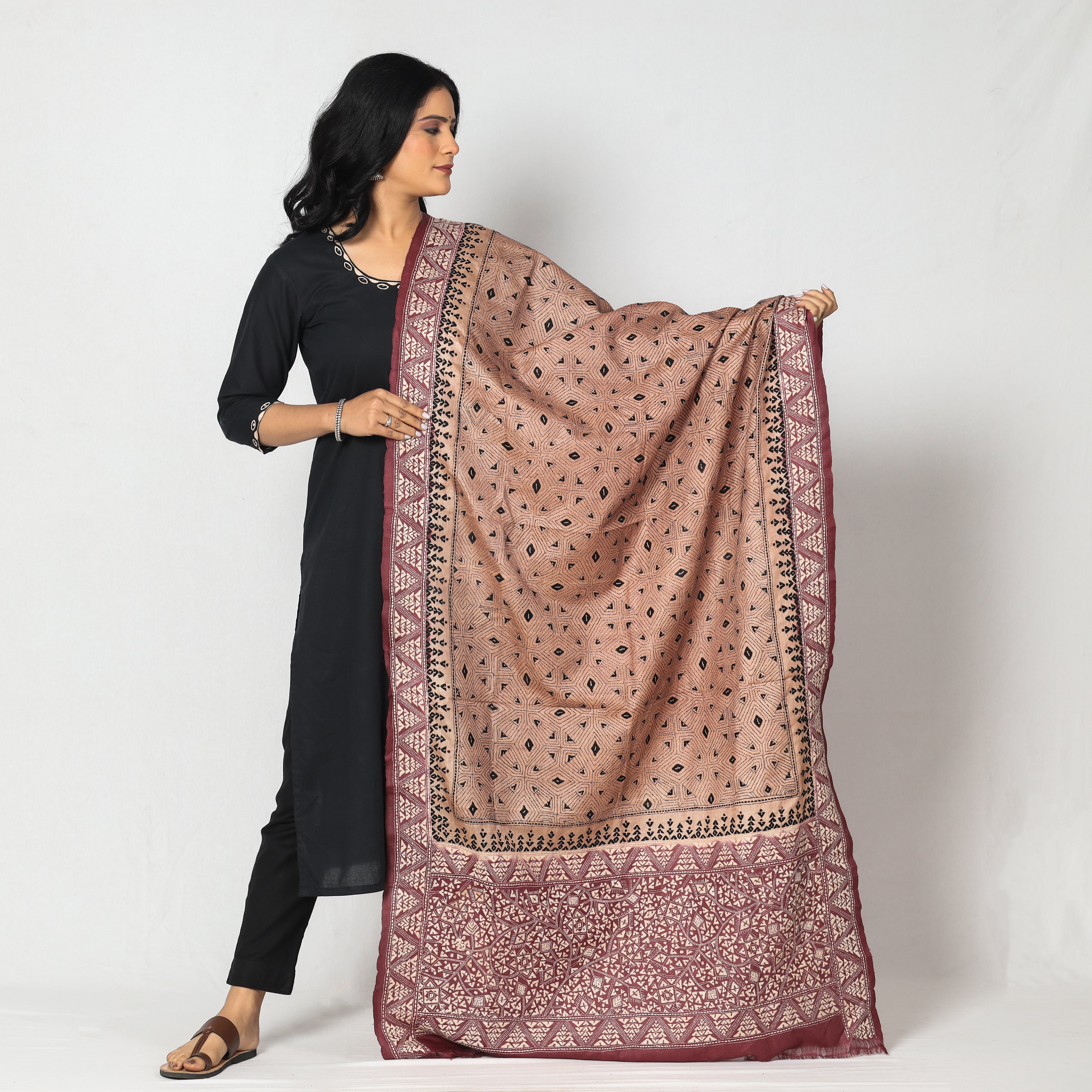 KHUSHBASH - HAPPY LOOM OF EAST Brown - Bengal Kantha Tussar Silk Handloom Dupatta