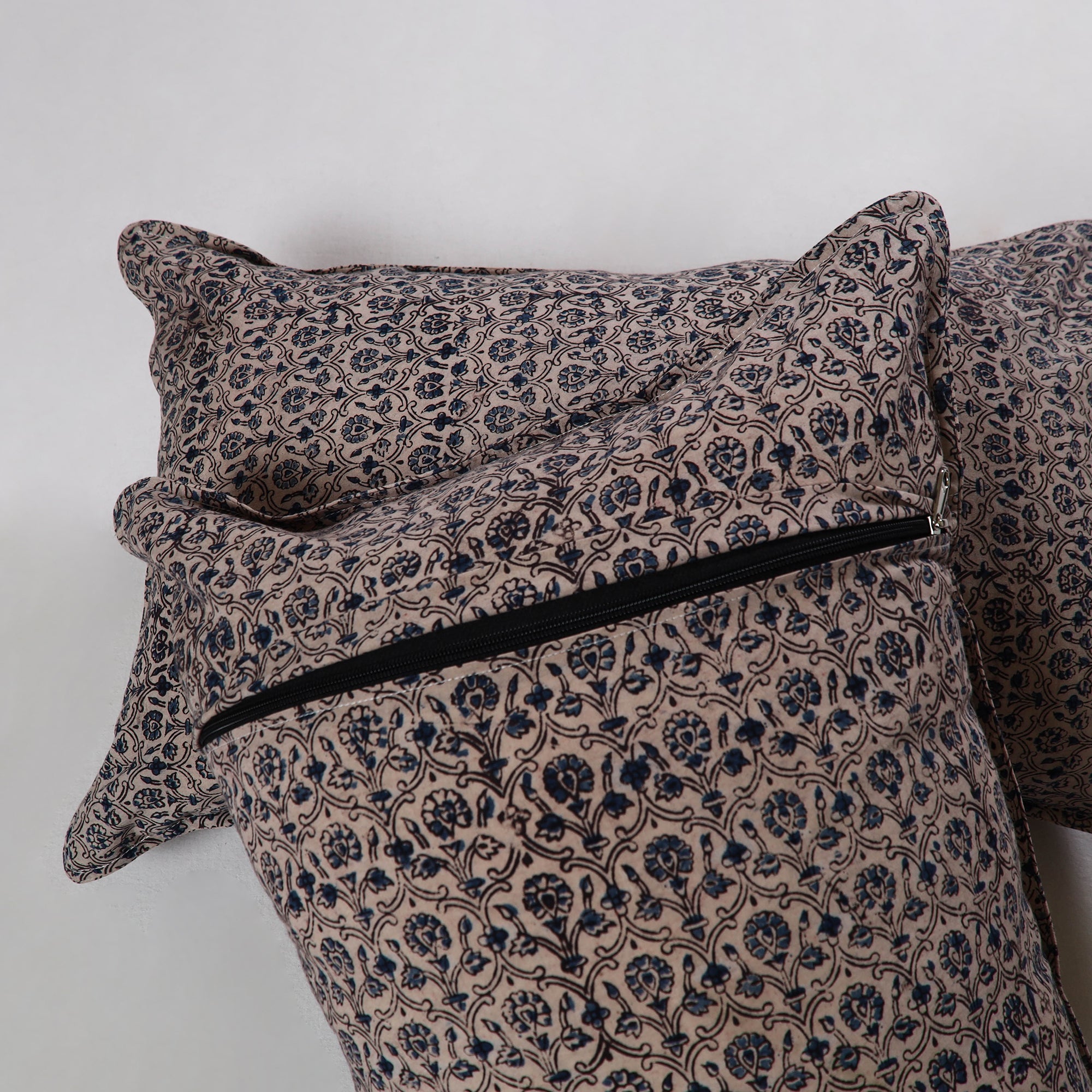 NOORI BAZAR Black - Kalamkari Block Print Pillow Cover (Set of 2) 07 - view 4
