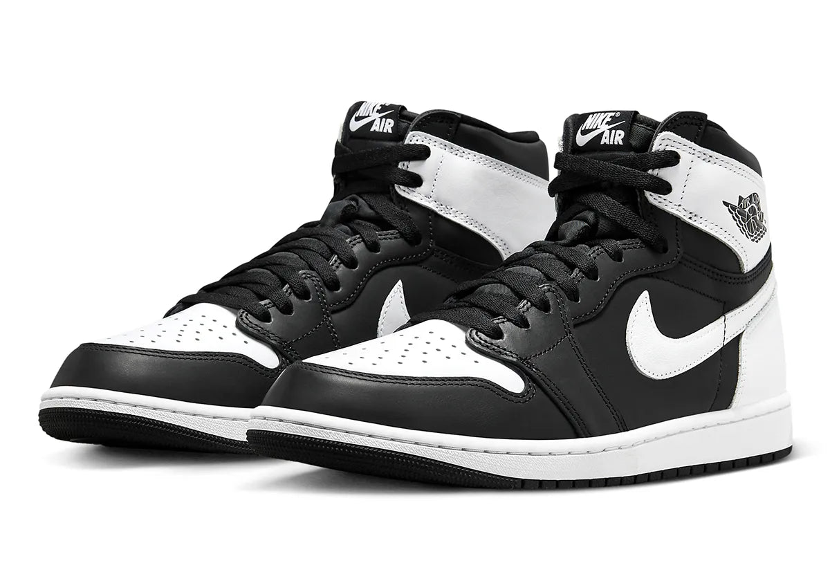 Sneaker Cafe Mumbai Jordan 1 Retro High Og Black/white 2024 - view 2