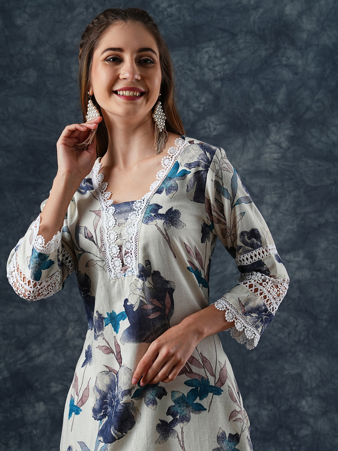 Fashor Abstract Floral Printed Straight Fit Kurta - Off White