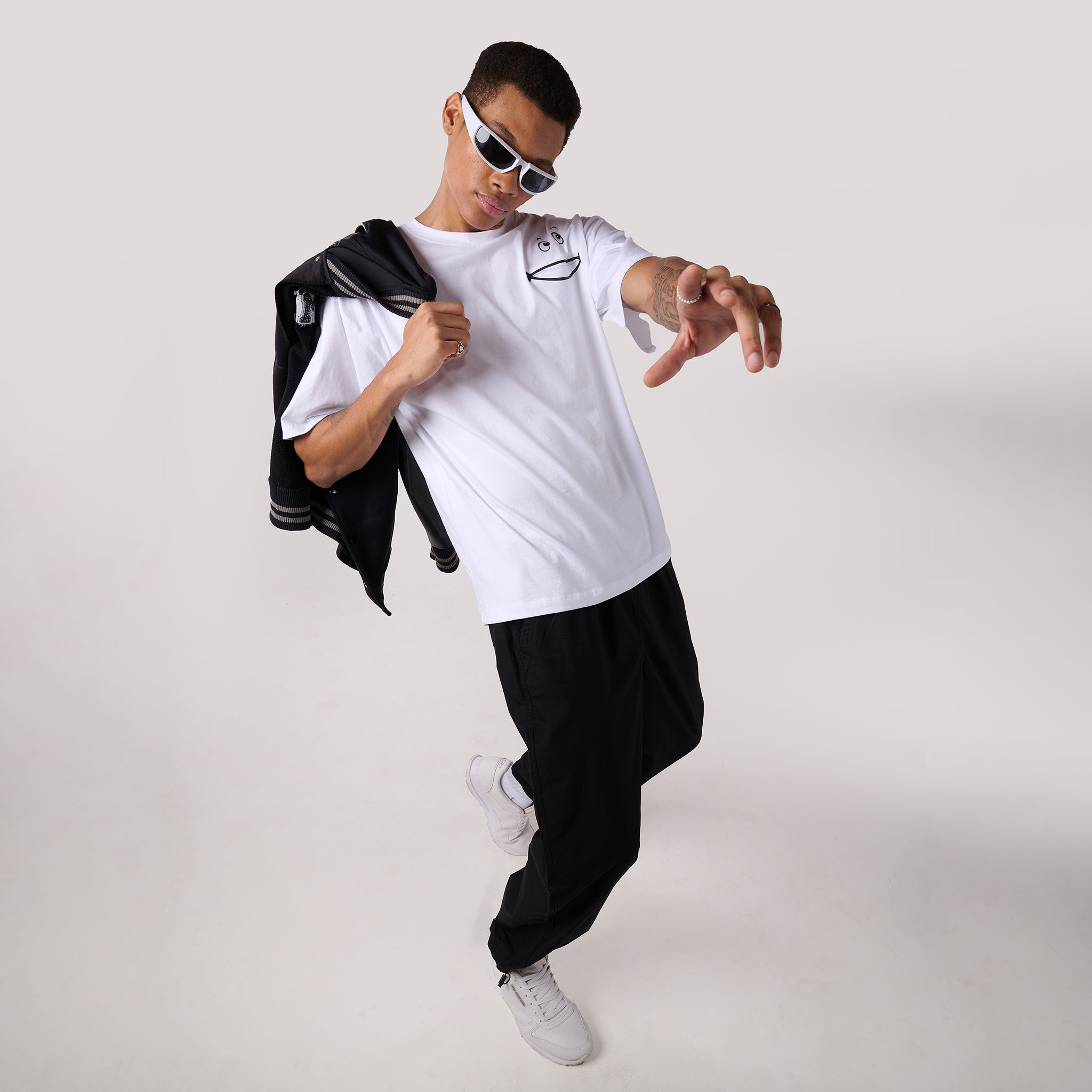 IZF White Oversized T-shirt with pocket print - view 2