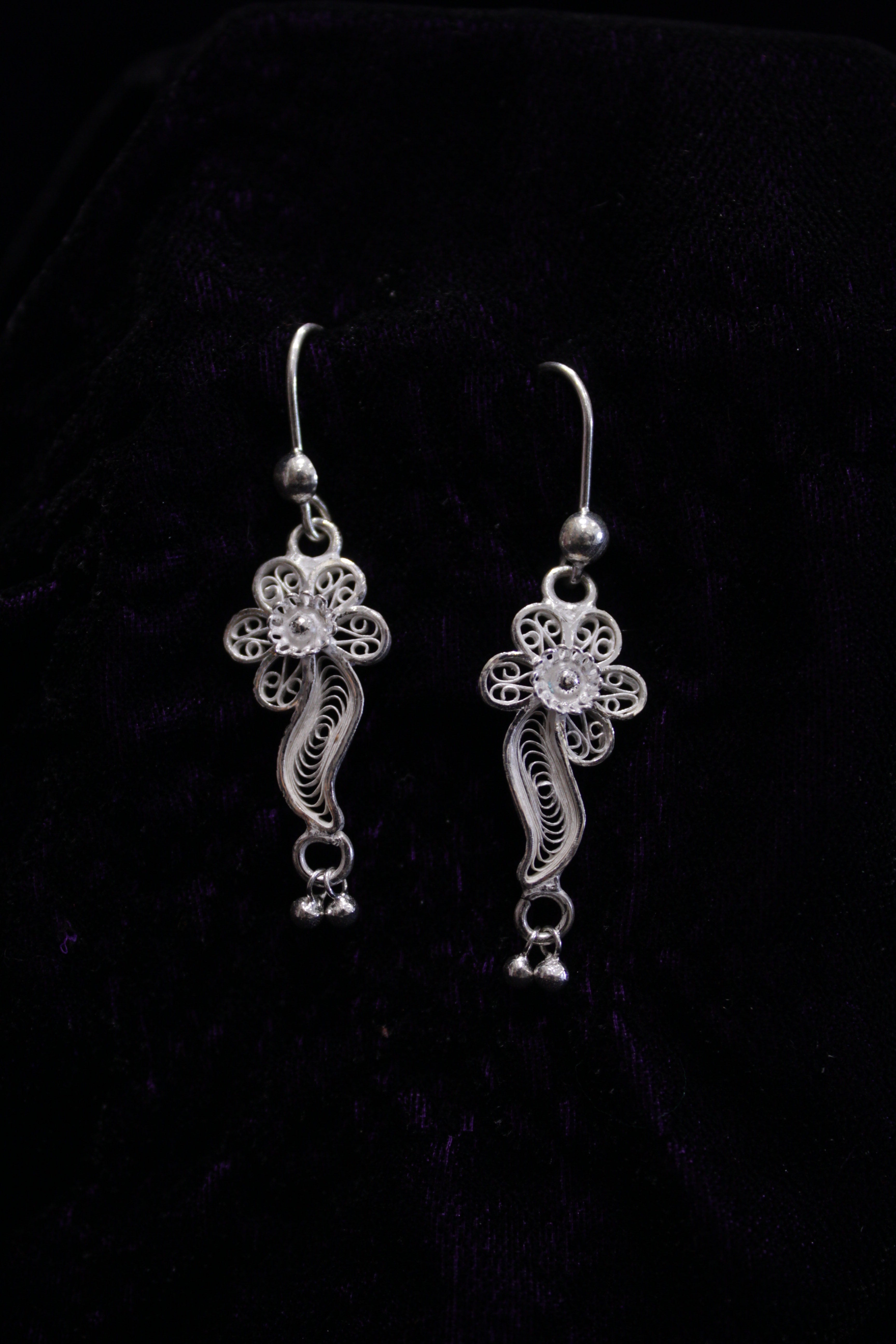 Indianvillez Flower Silver Filigree Earring