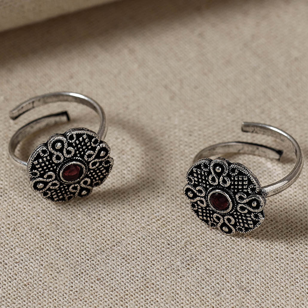 WHITE RIVER STORIES Antique Silver Finish Oxidised Brass Base Toe Ring (Adjustable) - view 2