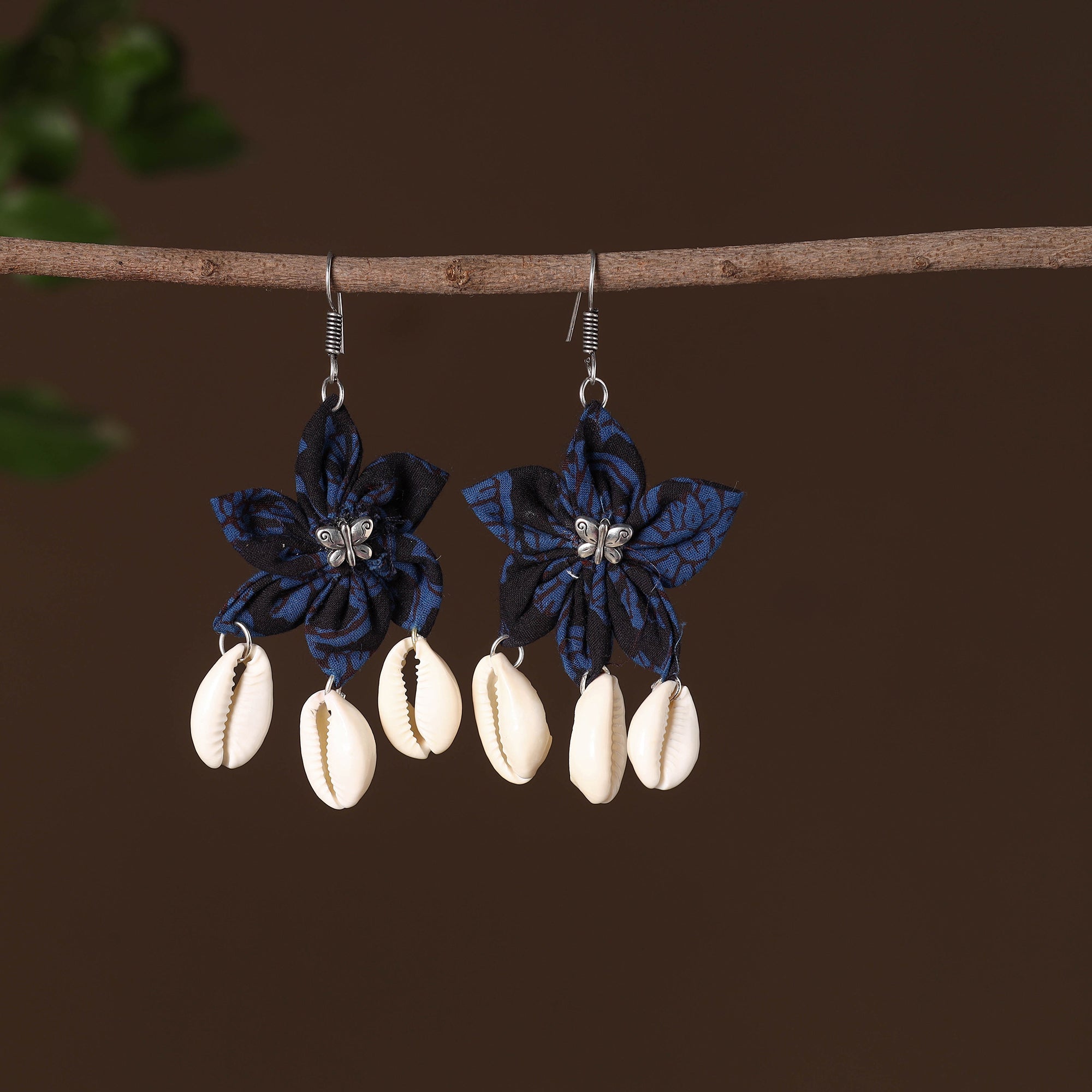 JALPARI Nensi Fabart Phool Kali Shell Earrings