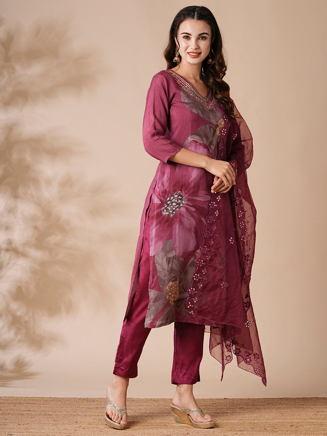 Fashor Floral Printed Mirror Embroidered Kurta with Pants & Embroidered Dupatta - Burgundy - view 5
