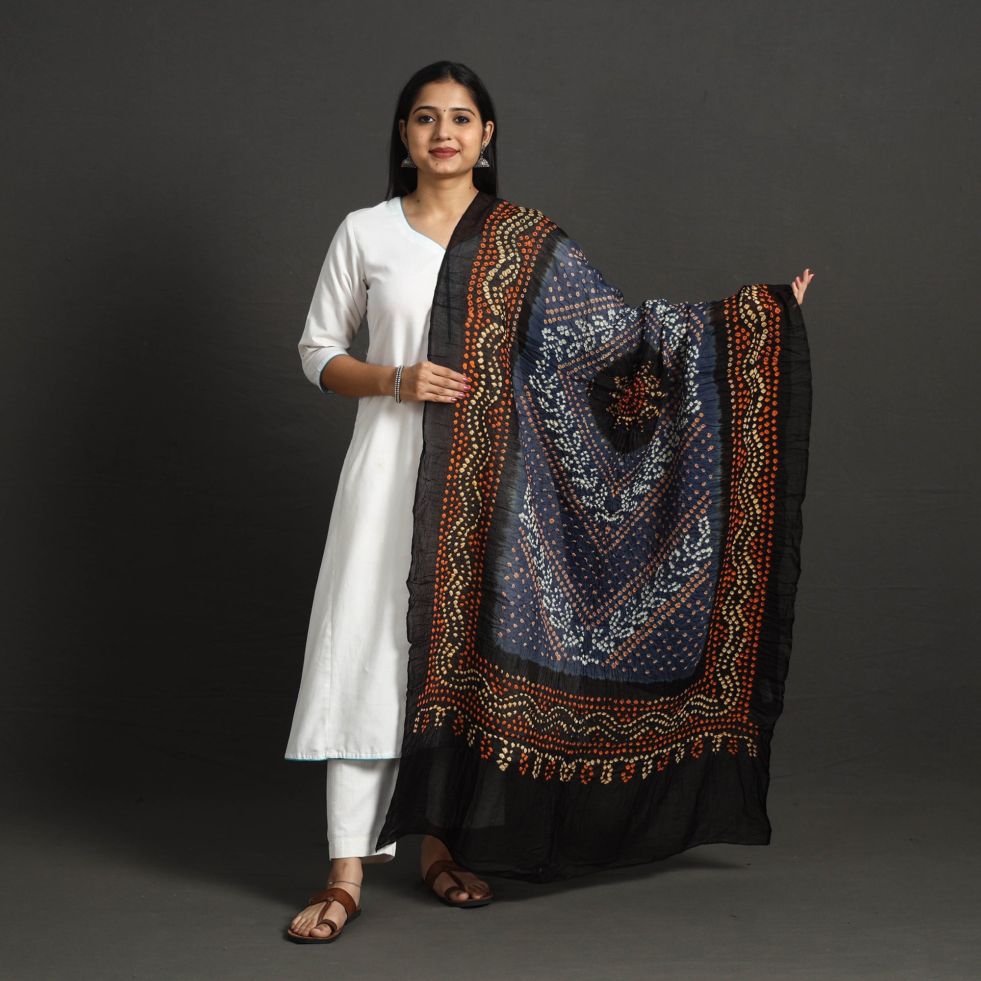 KACHCHH JI CHHAAP Kutch Tie-Dye Cotton Bandhani Dupatta 08
