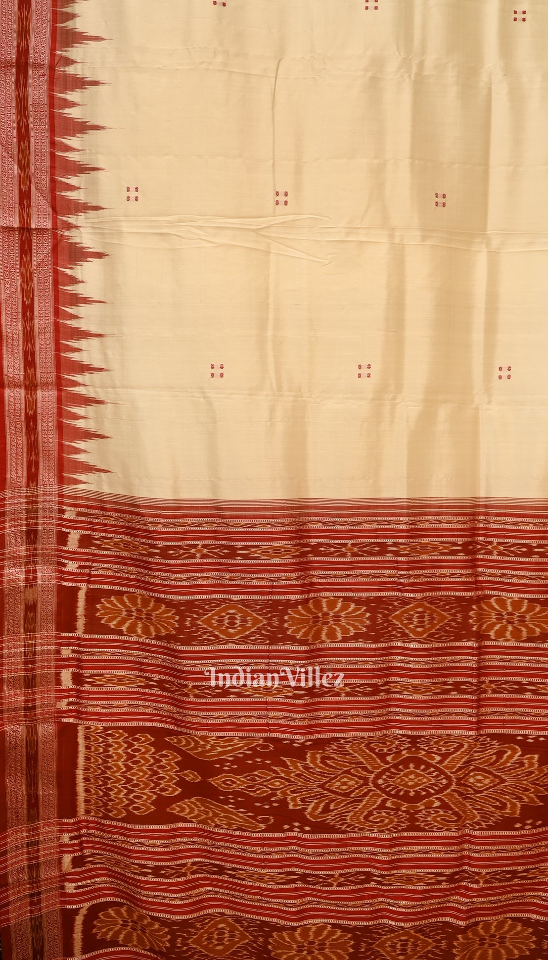 IndianVillèz White Red Phoda Kumbha Design Odisha Ikat Khandua Silk Saree - view 2