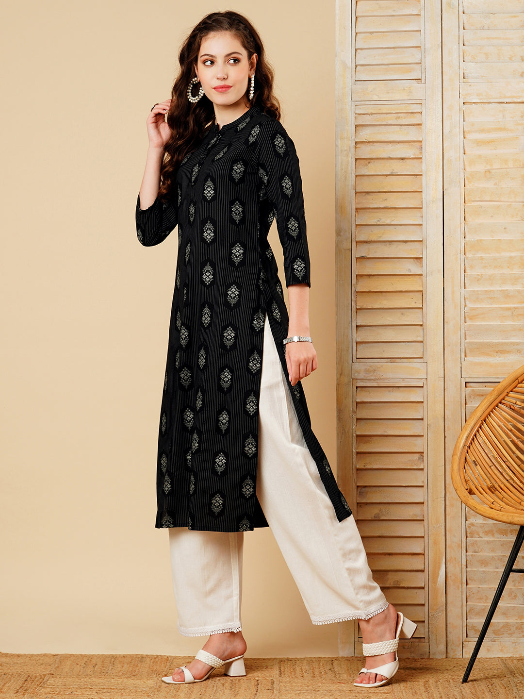 Fashor Floral Foil Printed Straight Fit Kurta - Black - view 3