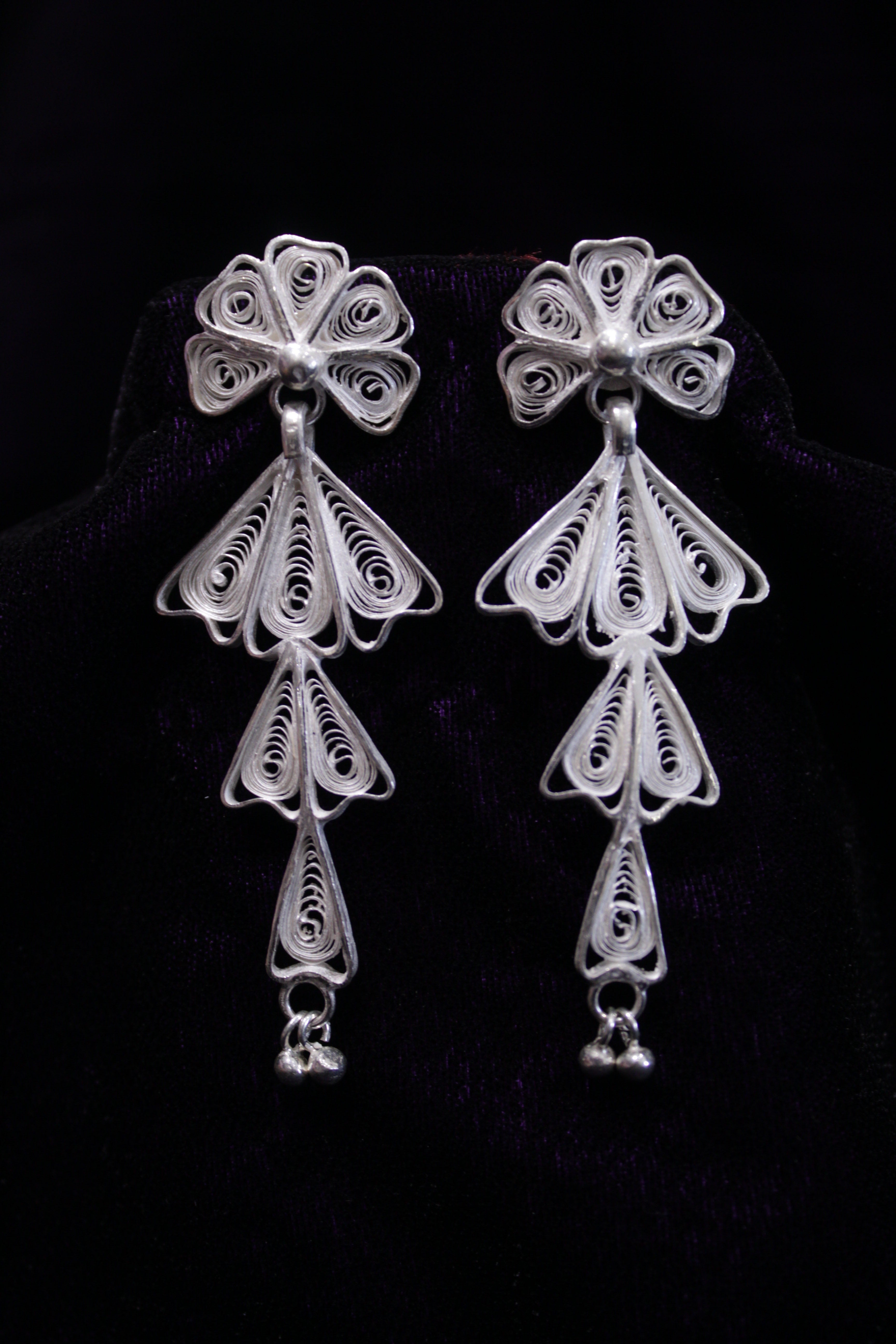 Indianvillez Chain of Floral Silver Filigree Earrings - view 2