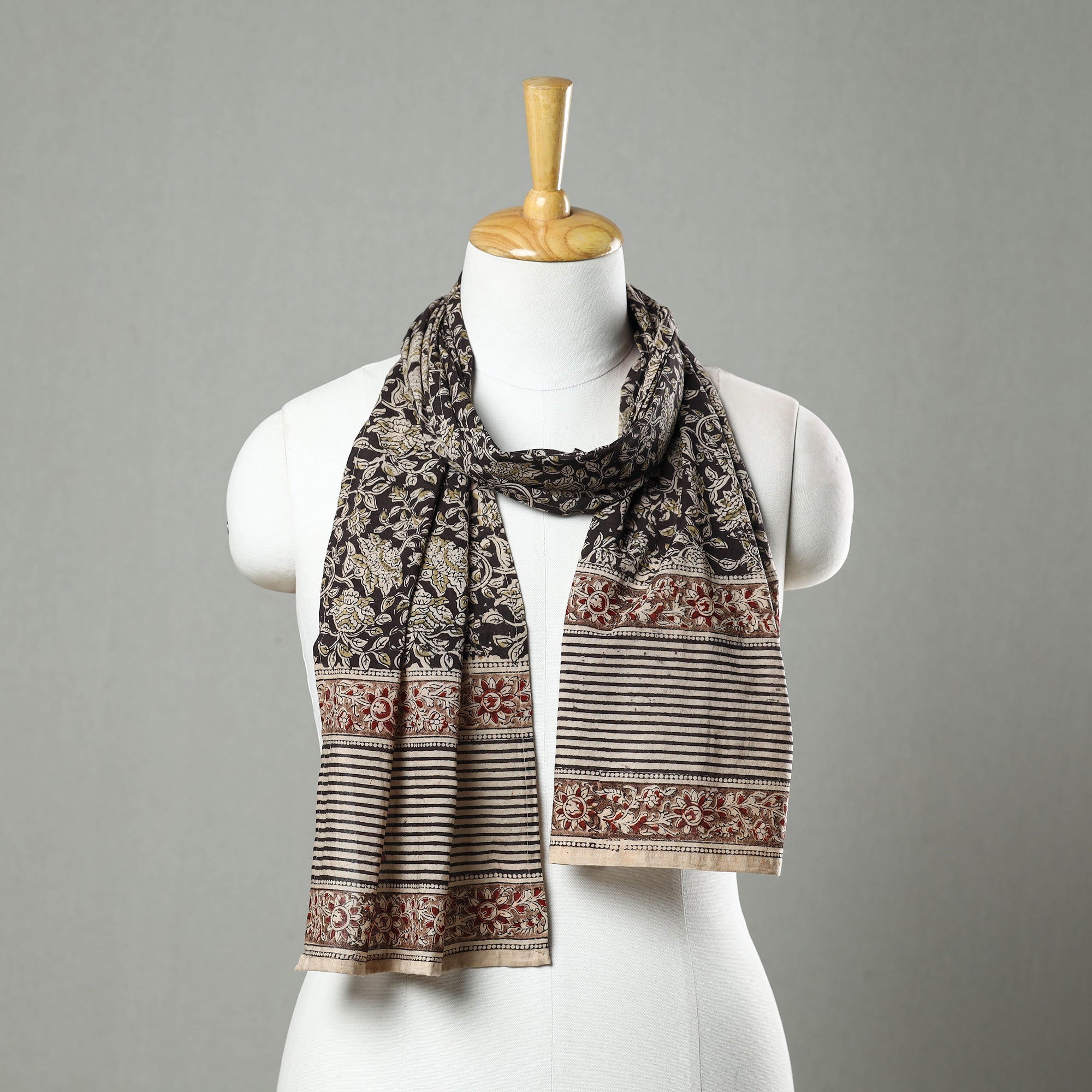 PITCHUKA SRINIVAS KALAMKARI PEDANA Black - Pedana Block Print Natural Dyed Cotton Kalamkari Stole 01