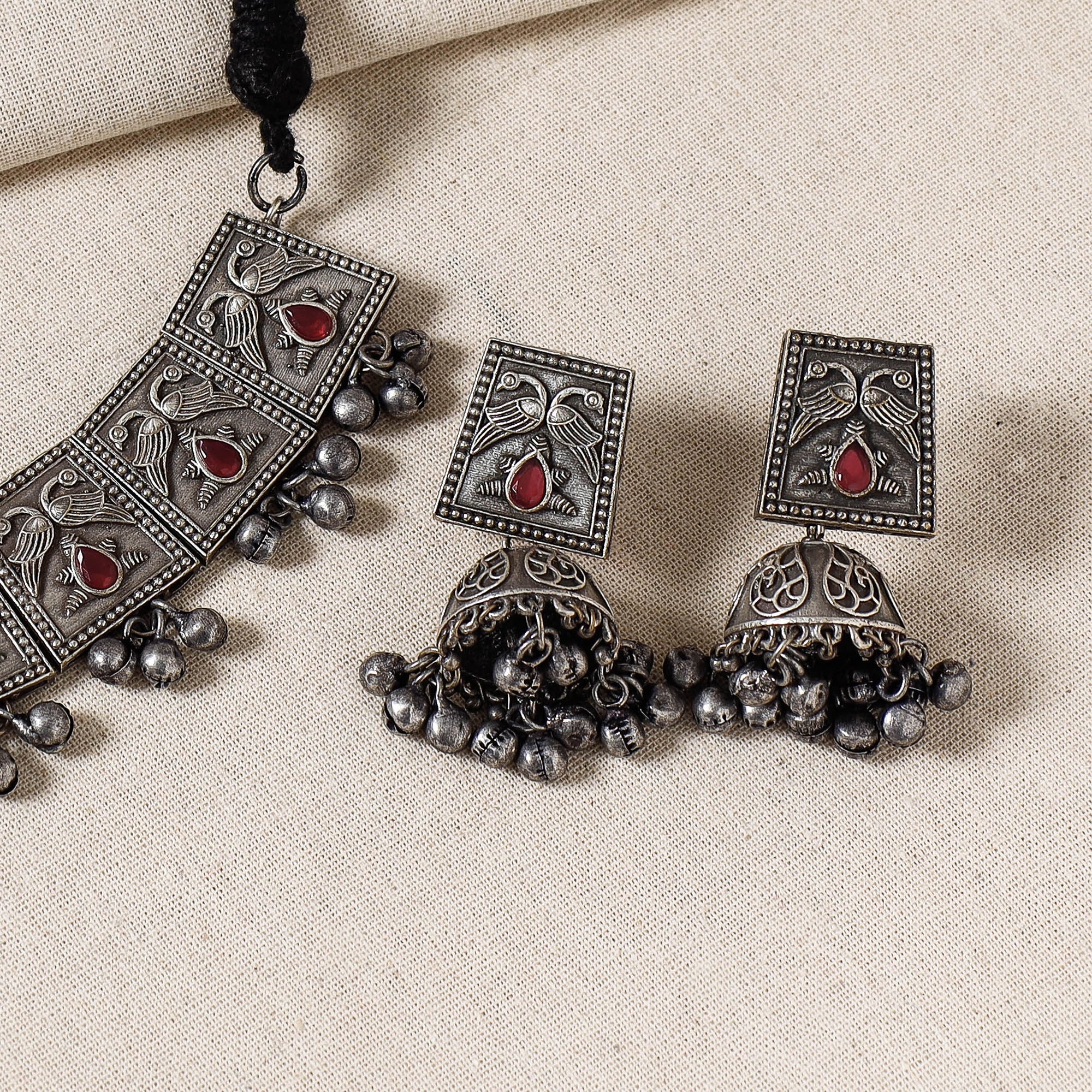 WHITE RIVER STORIES Antique Silver Finish Oxidised Brass Base Necklace Set - view 3