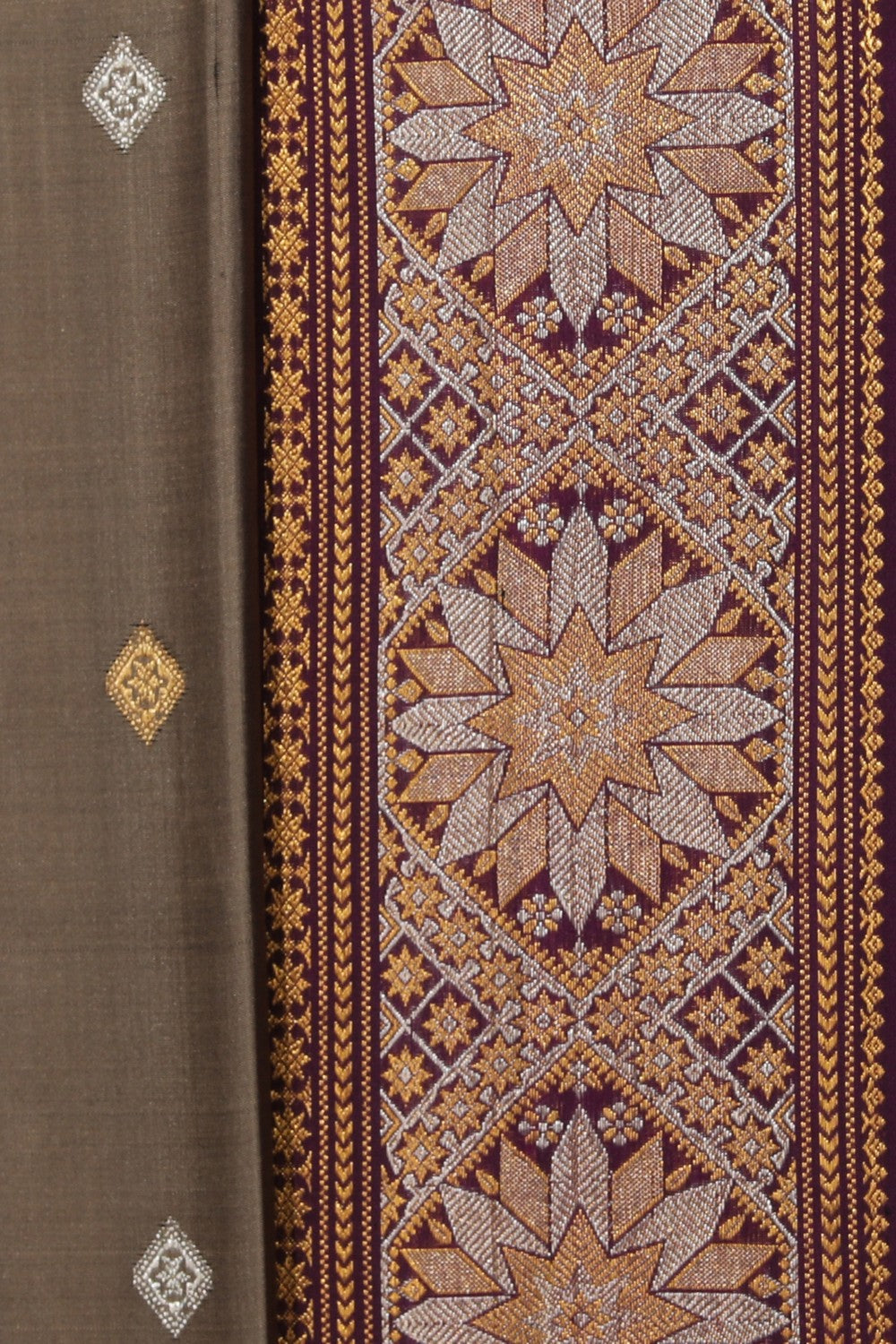 Kalanjali Gadwal Silk Grey Saree – Women's - view 2