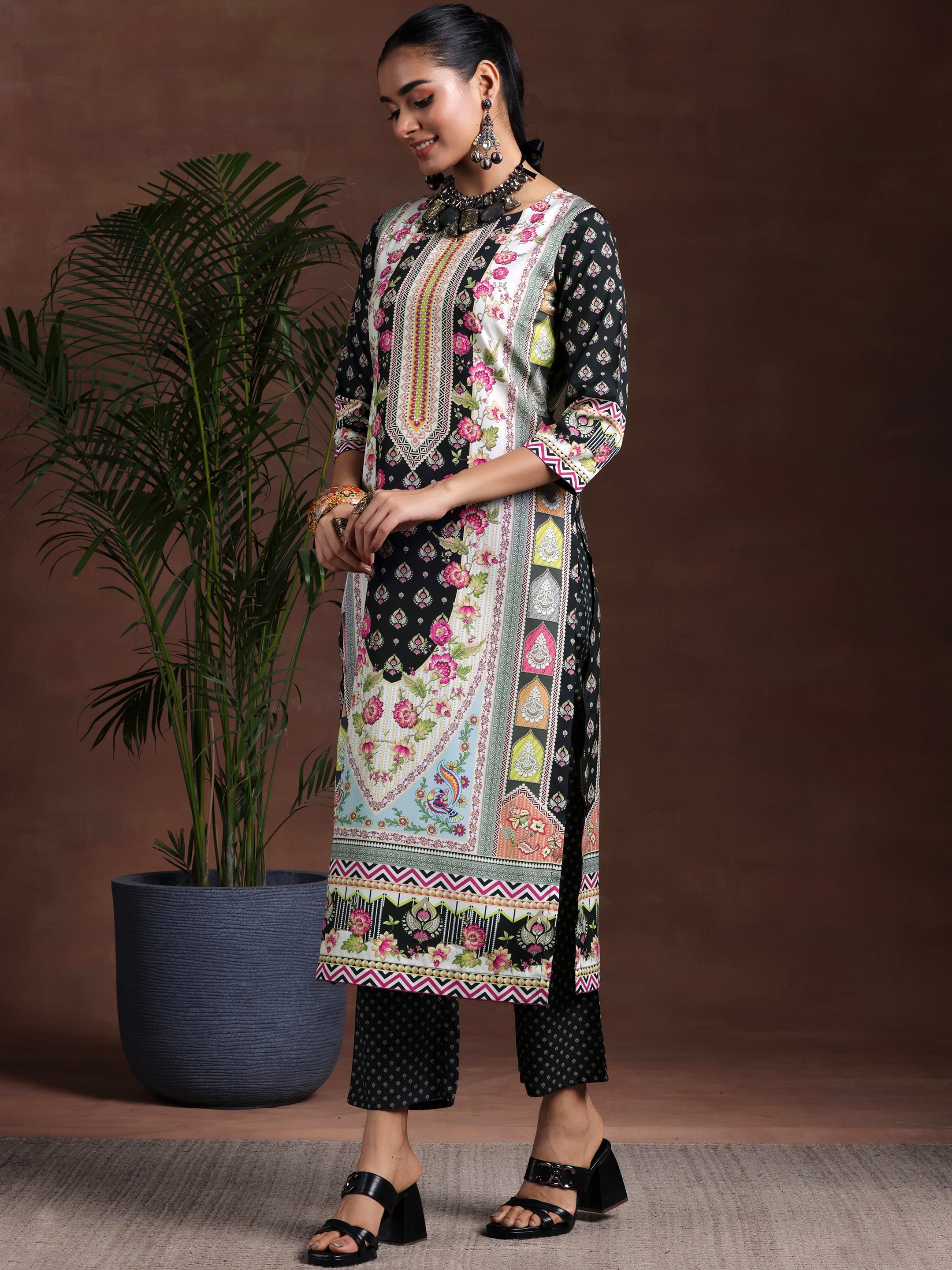 Libas Black Printed Poly Crepe Straight Suit With Dupatta - view 3