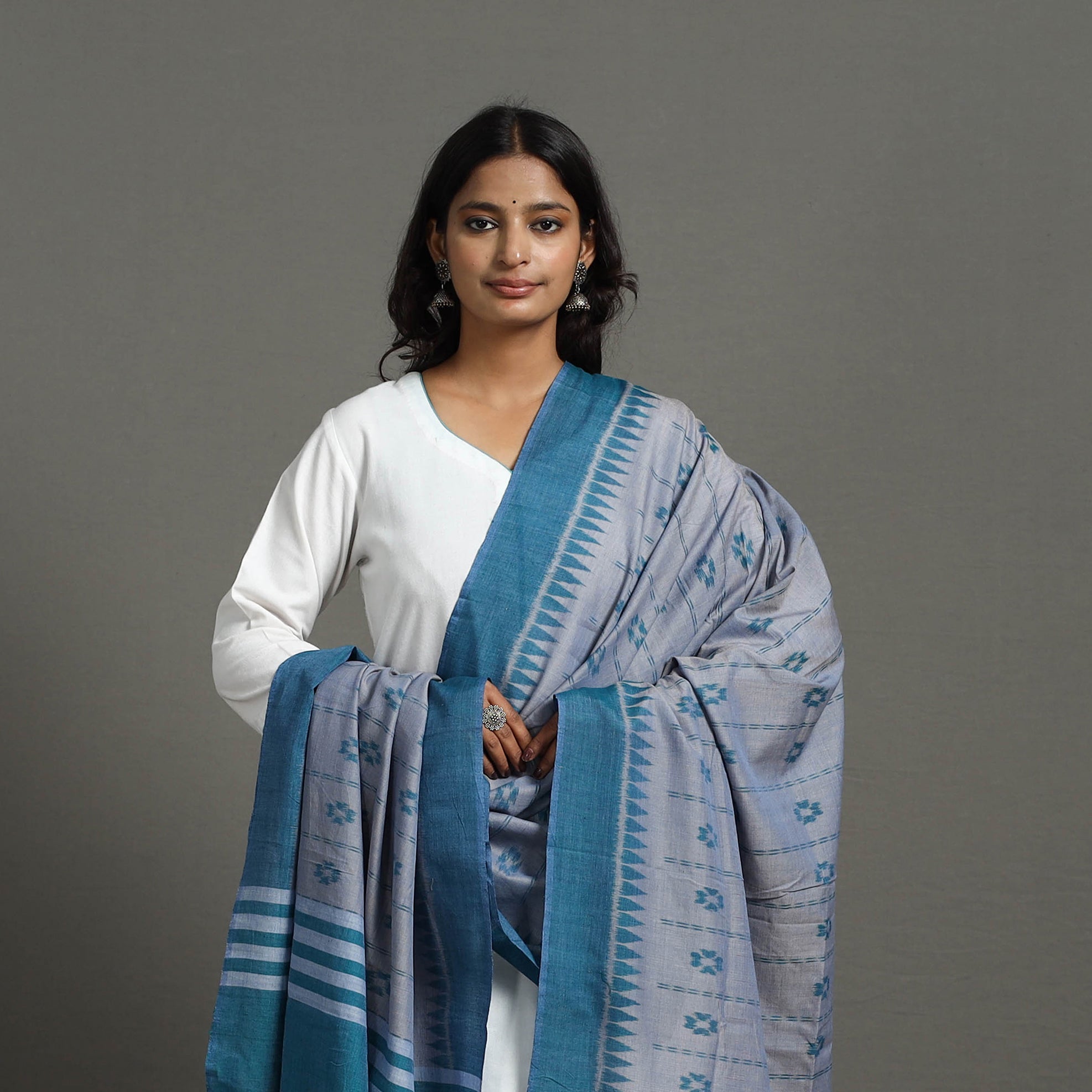 ASHOKA ASSEMBLE - CELEBRATING CRAFTS OF ODISHA Grey - Handloom Cotton Maniabandha Ikat Dupatta 22 - view 3