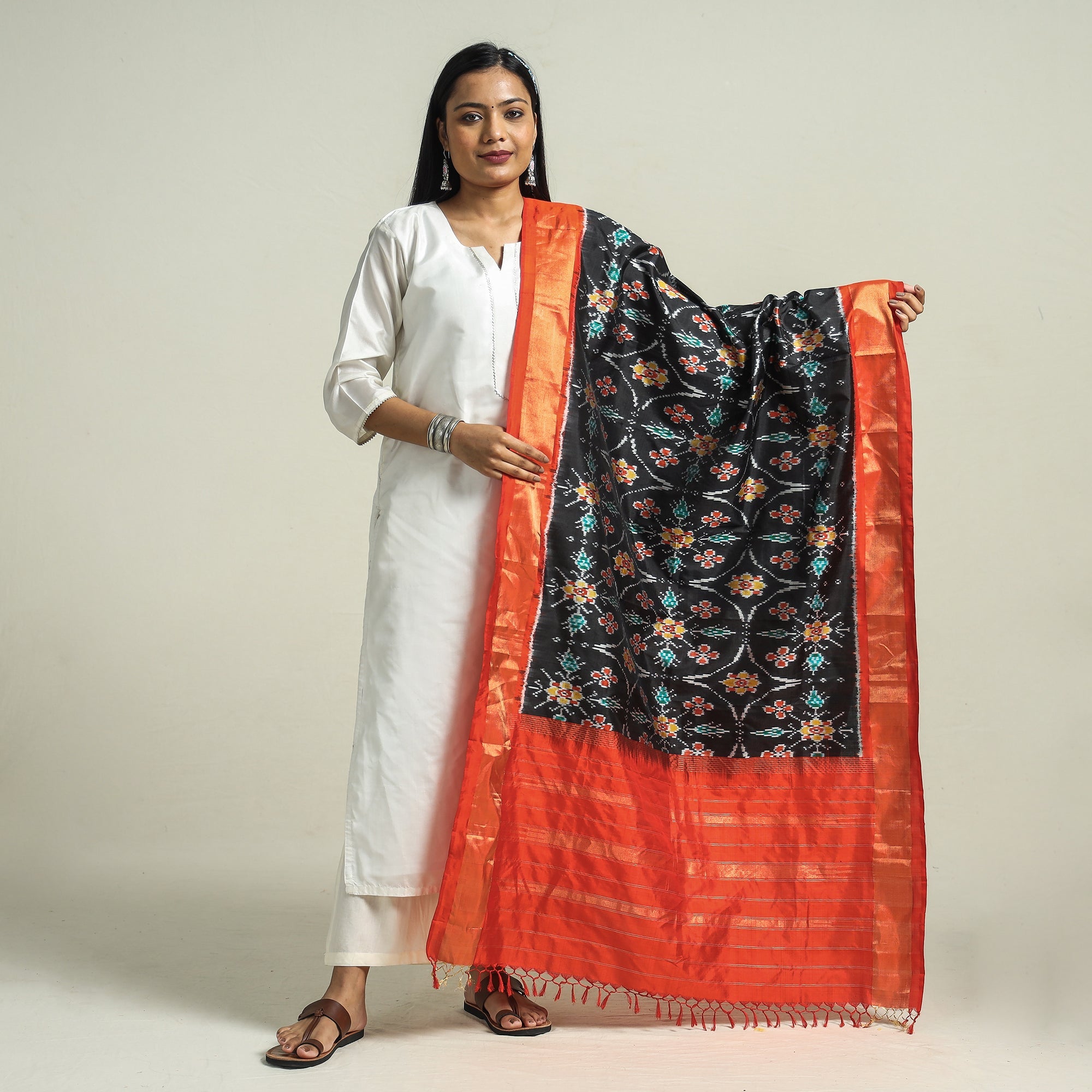 ITOKRI CRAFTS INITIATIVE Black - Handwoven Pochampally Ikat Pure Mulberry Silk Dupatta with Zari Border