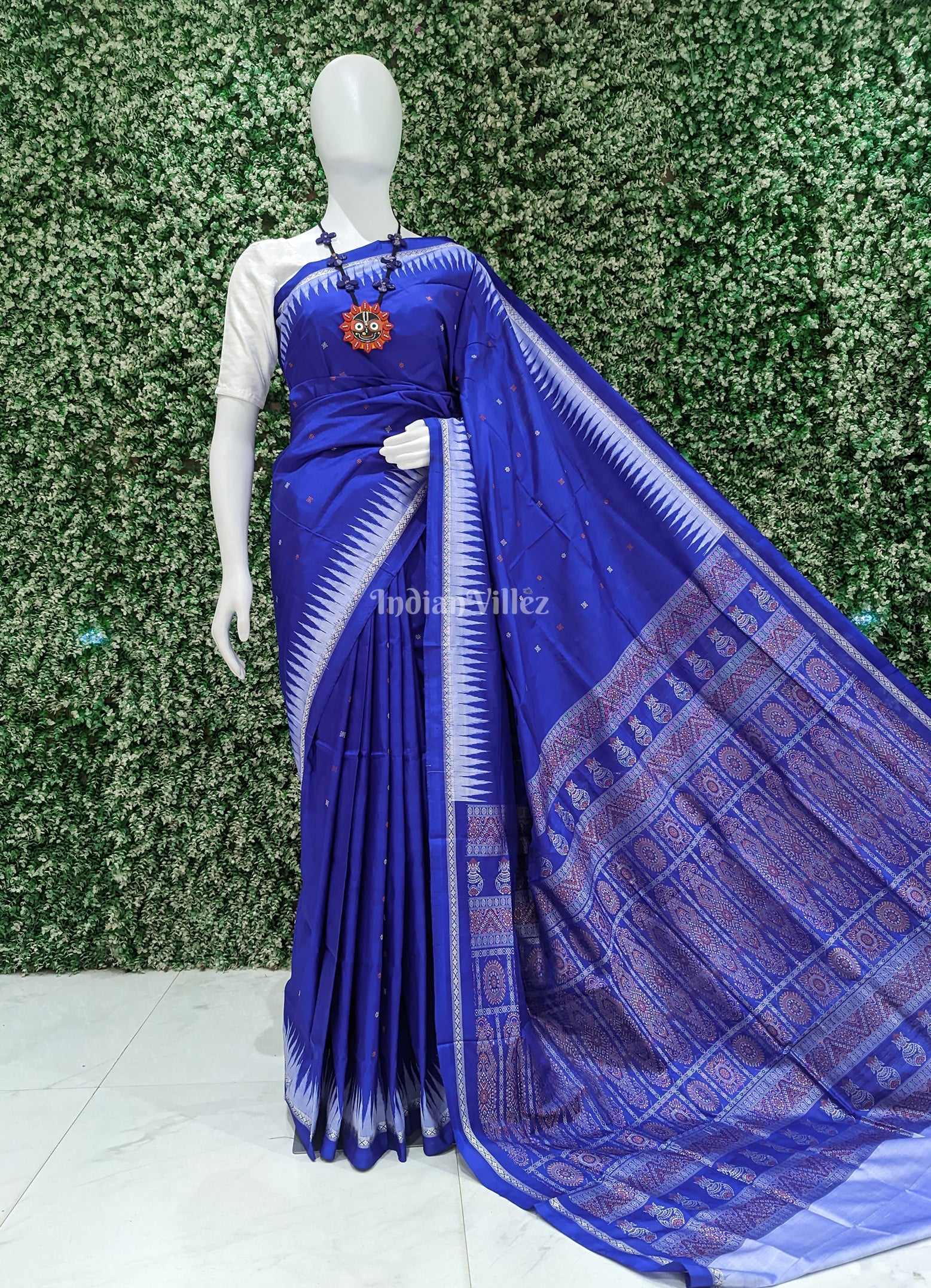 IndianVillèz Royal Blue Bomkai Sambalpuri Silk Saree