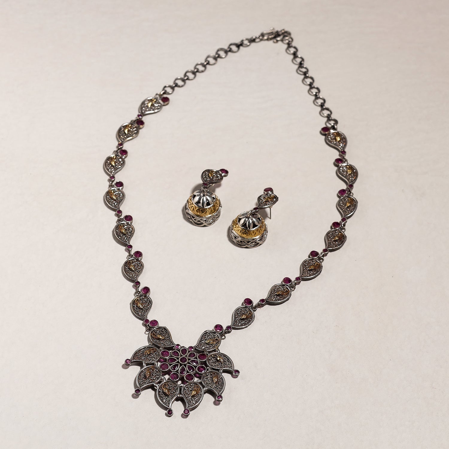 WHITE RIVER STORIES Antique Dual Tone Oxidised Brass Base Stone Necklace Set - view 2
