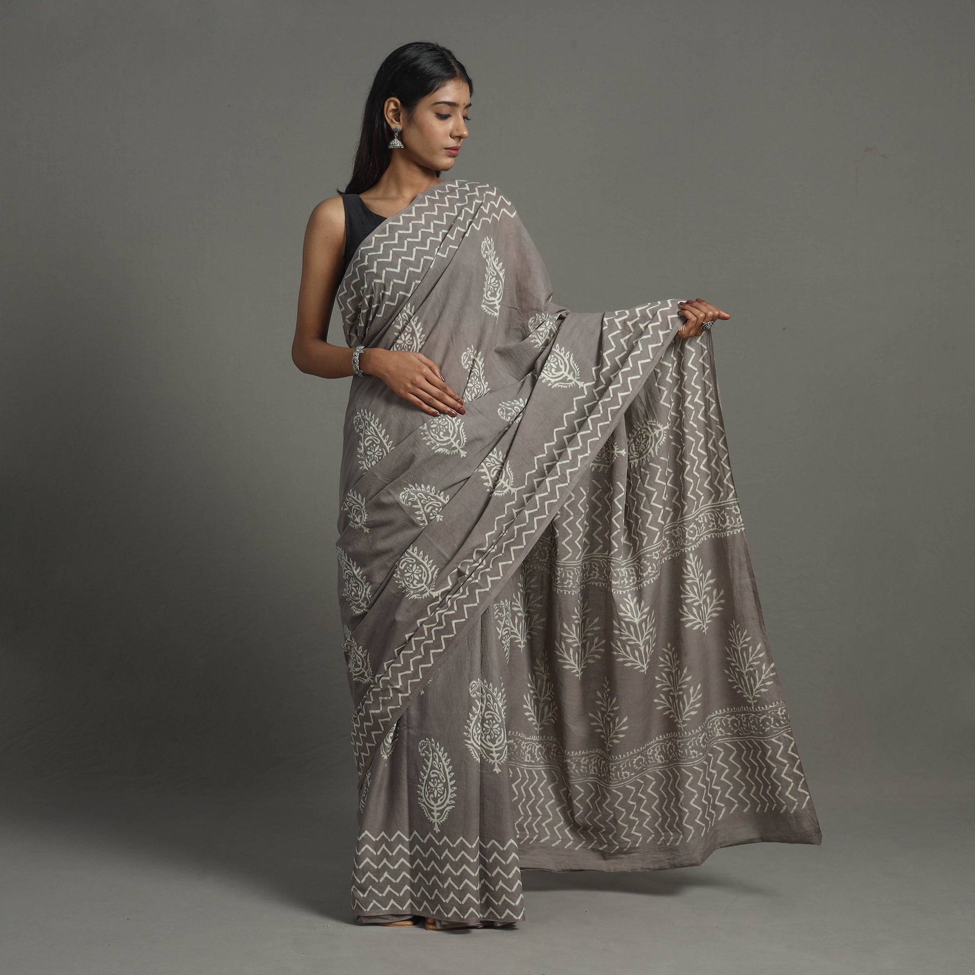 ITOKRI CRAFTS INITIATIVE Grey - Natural Dyed Cotton Bagru Print Saree 07 - view 2