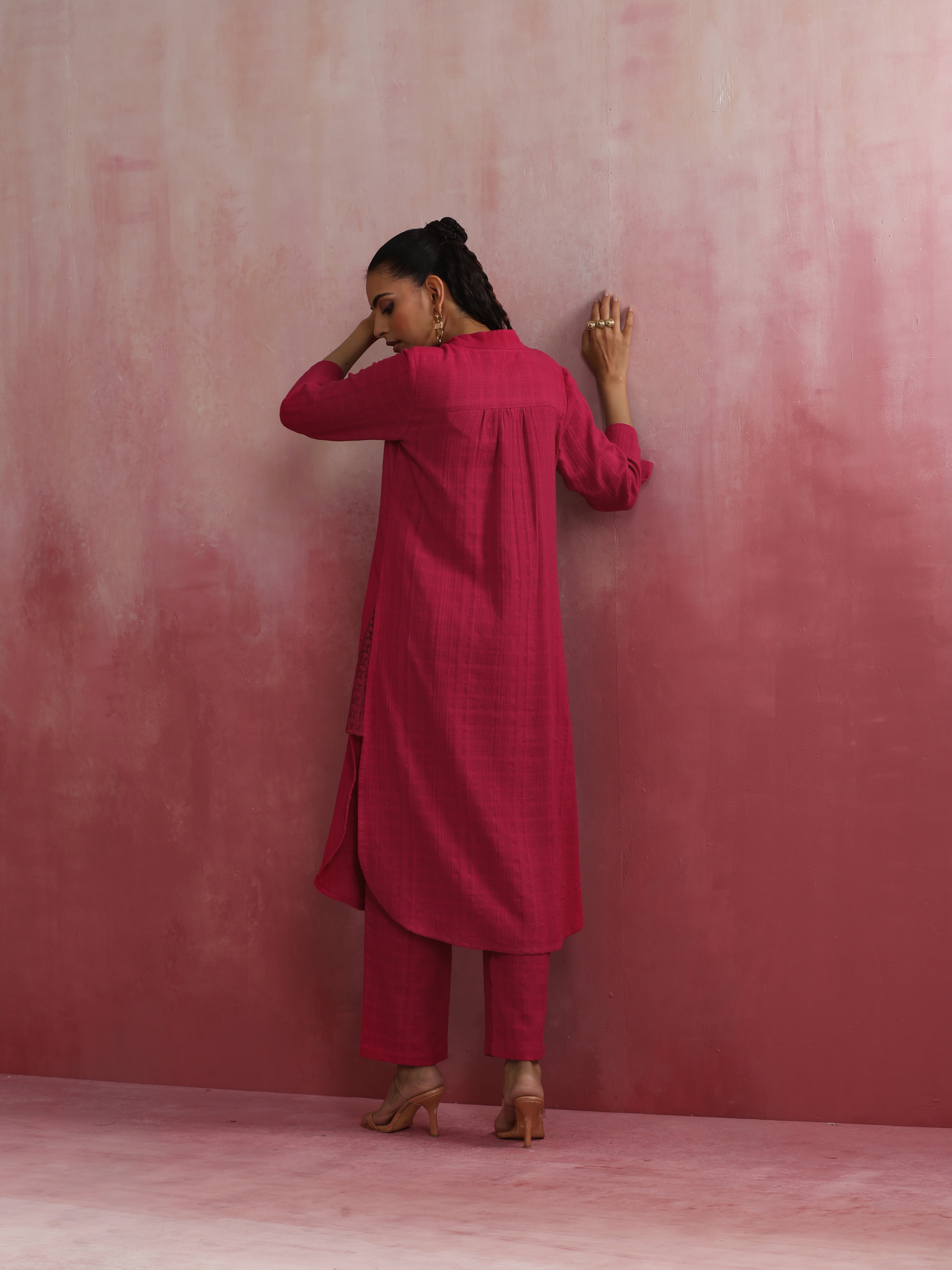trueBrowns Magenta Cotton Dobby Kurta Set - view 6