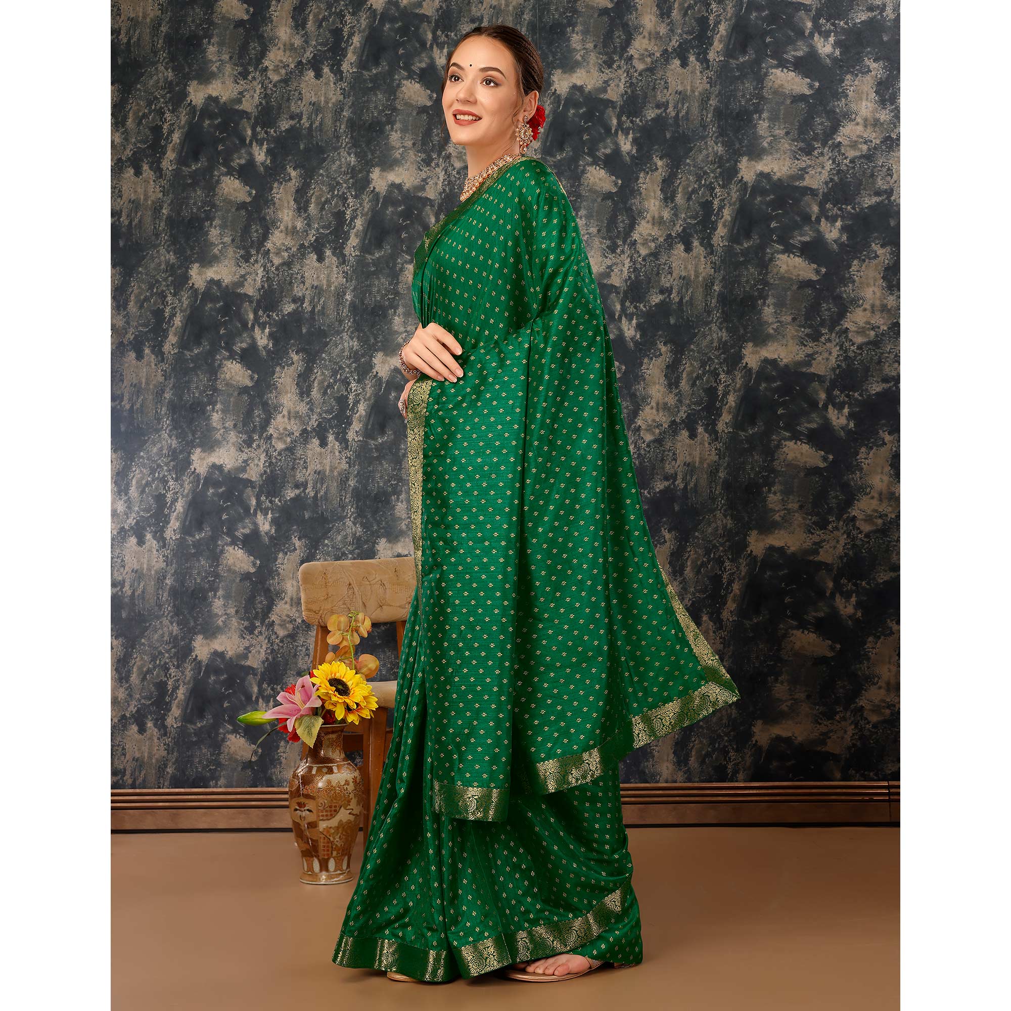 BlackTree green-floral-foil-printed-vichitra-silk-saree-with-lace-border - view 4