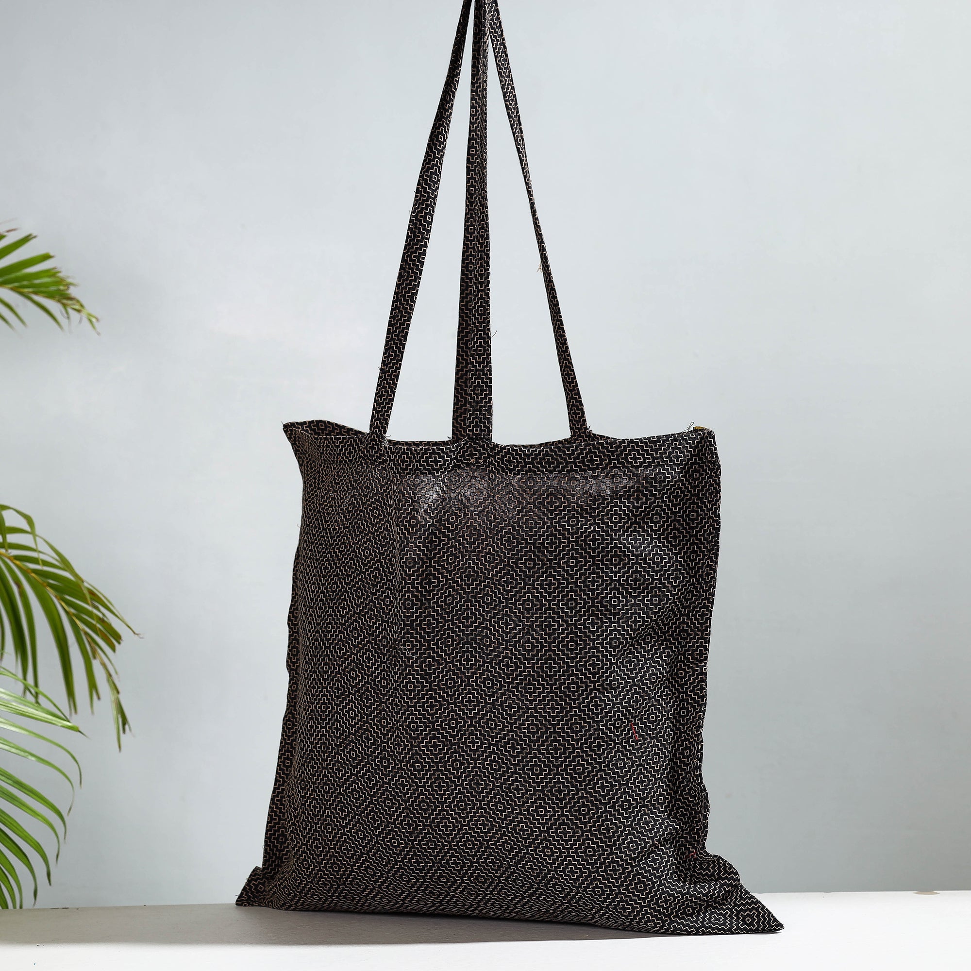 NOORI BAZAR Black - Jacquard Cotton Jhola Bag - view 2