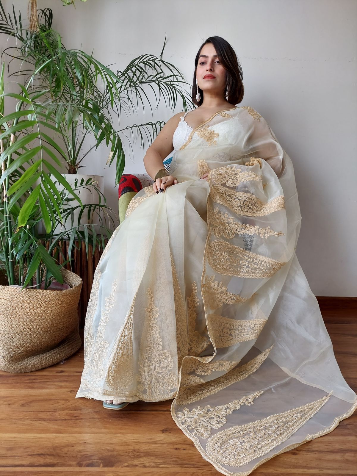 ClothsVilla Off White Semi-Pure Organza Saree with Exquisite Lucknowi Work & Matching Blouse - view 6