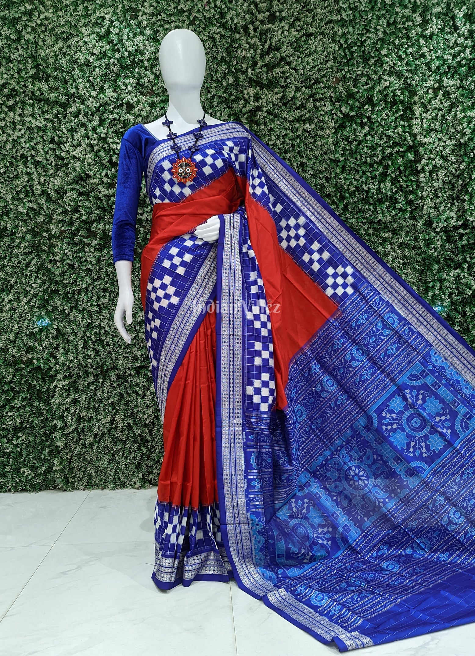 IndianVillèz Red Pasapali Theme Sambalpuri Silk Saree