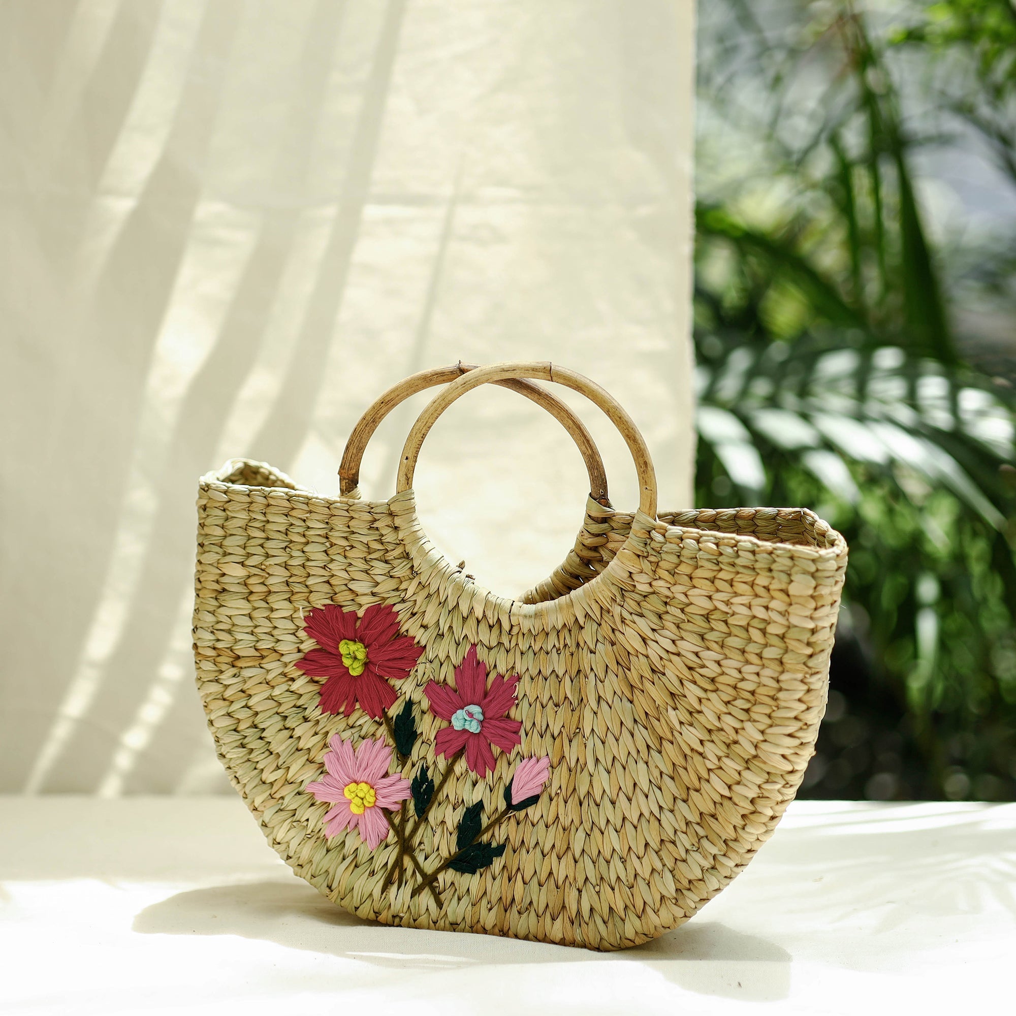 ITOKRI CRAFTS INITIATIVE Beige - Handcrafted Natural Water Reed Embroidered Hand Bag - view 3