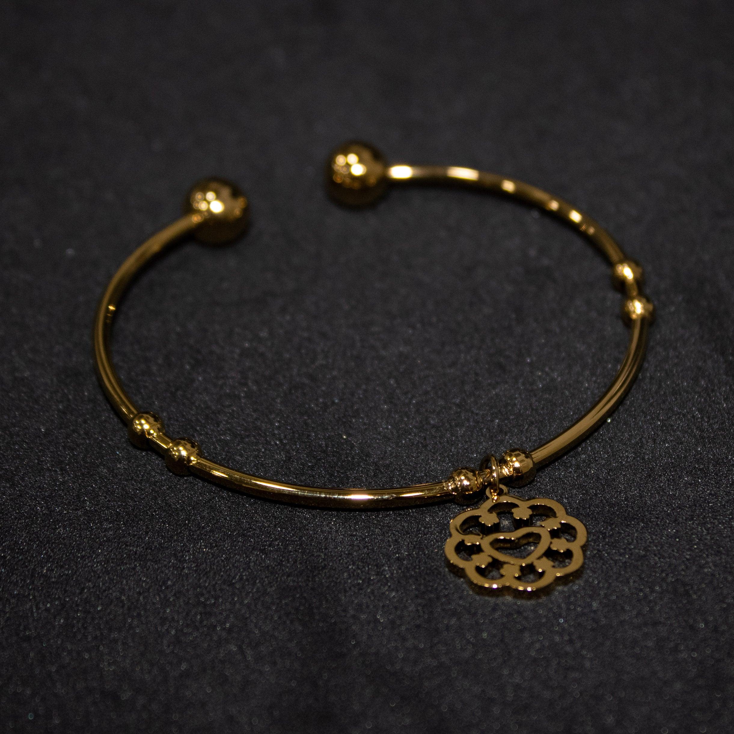 Branta Royal Gold hanging heart Premium Bracelet For Women - view 2