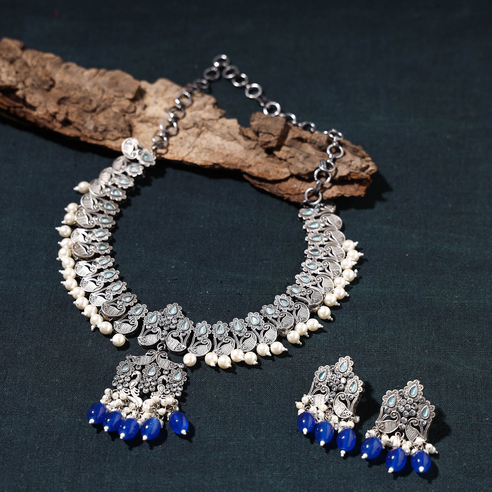 WHITE RIVER STORIES Antique Silver Finish Oxidised Brass Base Stone Work Necklace Set - view 2