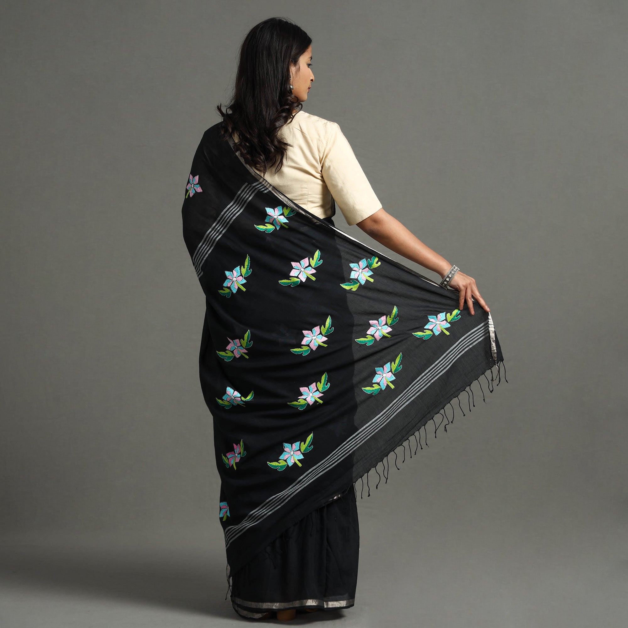 KHUSHBASH - HAPPY LOOM OF EAST Black - Bengal Kantha Embroidery Handloom Cotton Saree - view 8