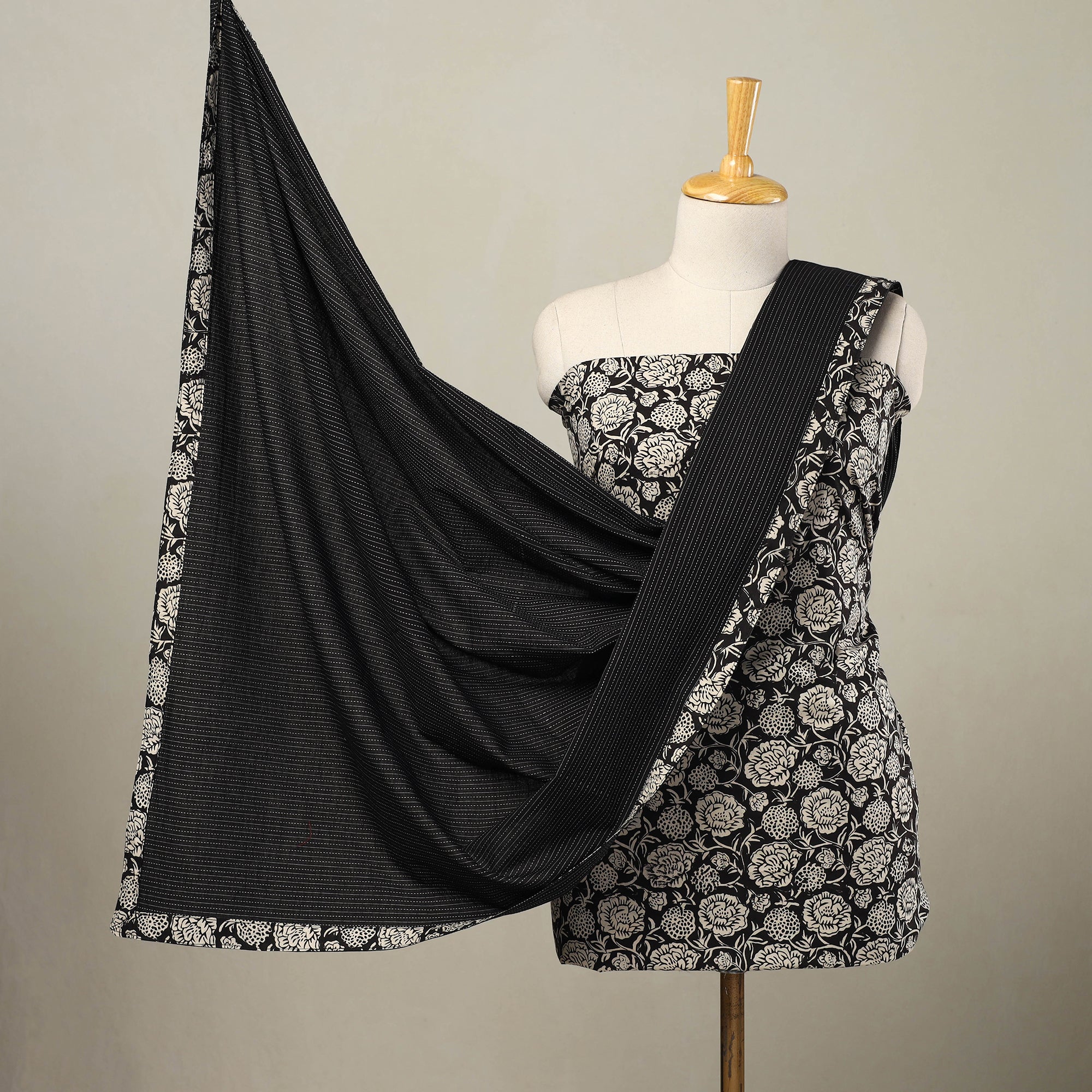 NOORI BAZAR Black - 3pc Cotton Jahota Print Kurta with Plain Dupatta 16