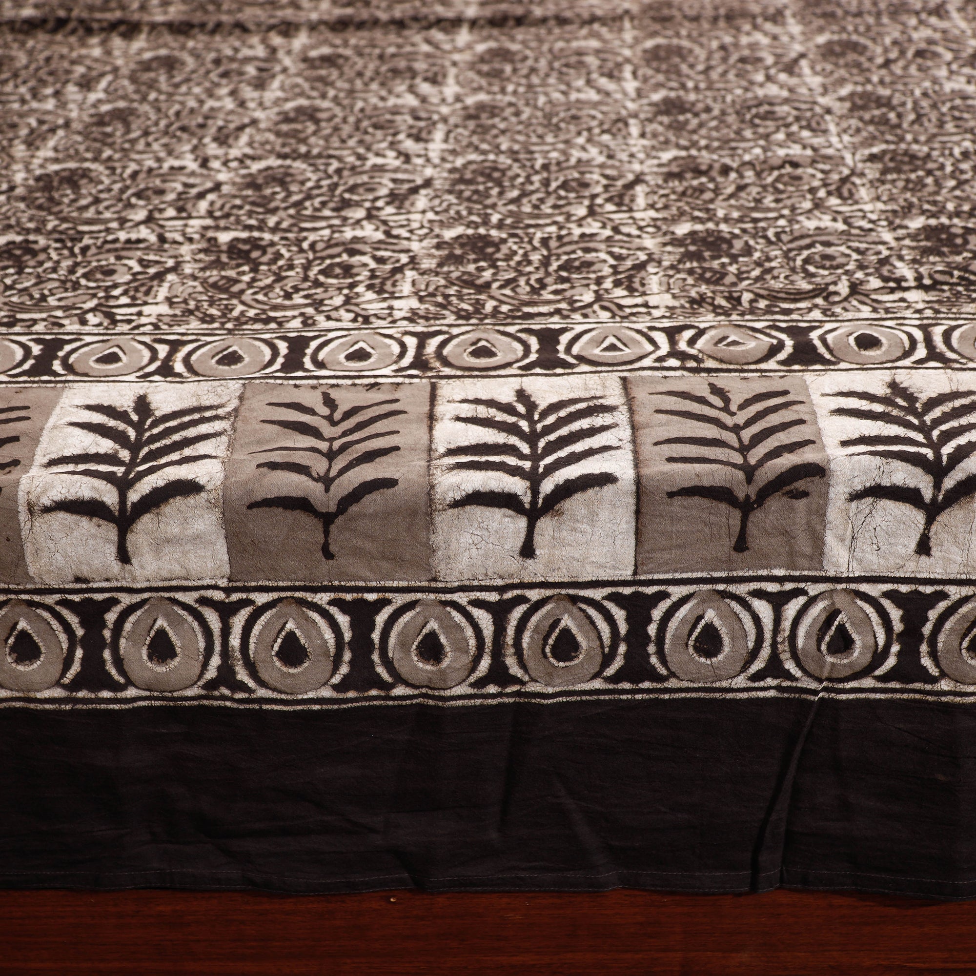 HAVELI CHRONICLES Brown - Pipad Block Printed Cotton Double Bed Cover with Pillow Covers (108 x 90 in) - view 3
