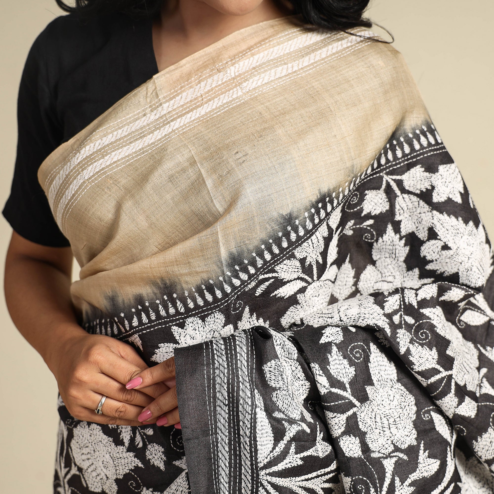 KHUSHBASH - HAPPY LOOM OF EAST Black - Bengal Kantha Embroidery Handloom Tussar Silk Saree - view 5