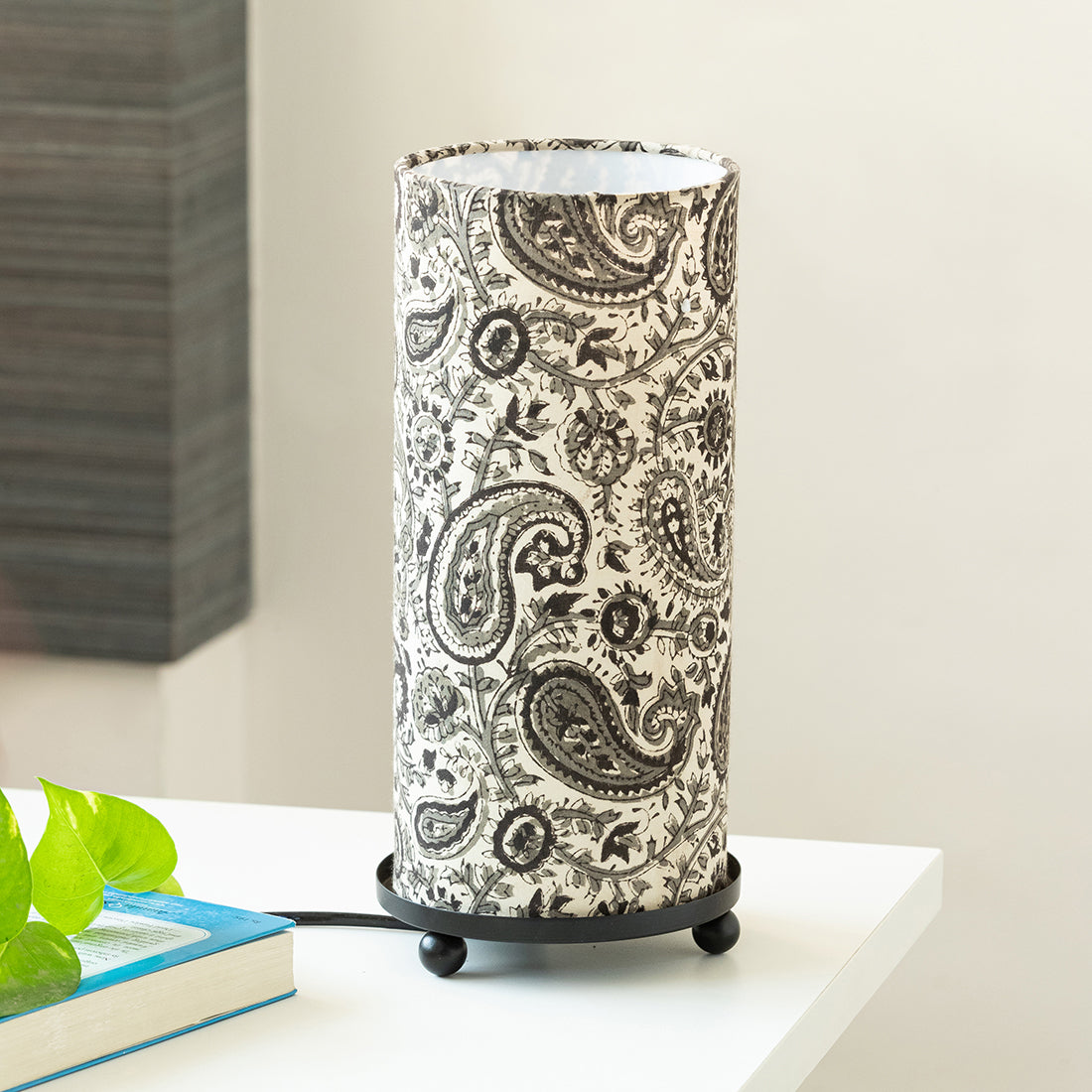 EXCLUSIVELANE 'Paisley Heritage' Decorative Table Lamp (11.9 Inches, Iron)