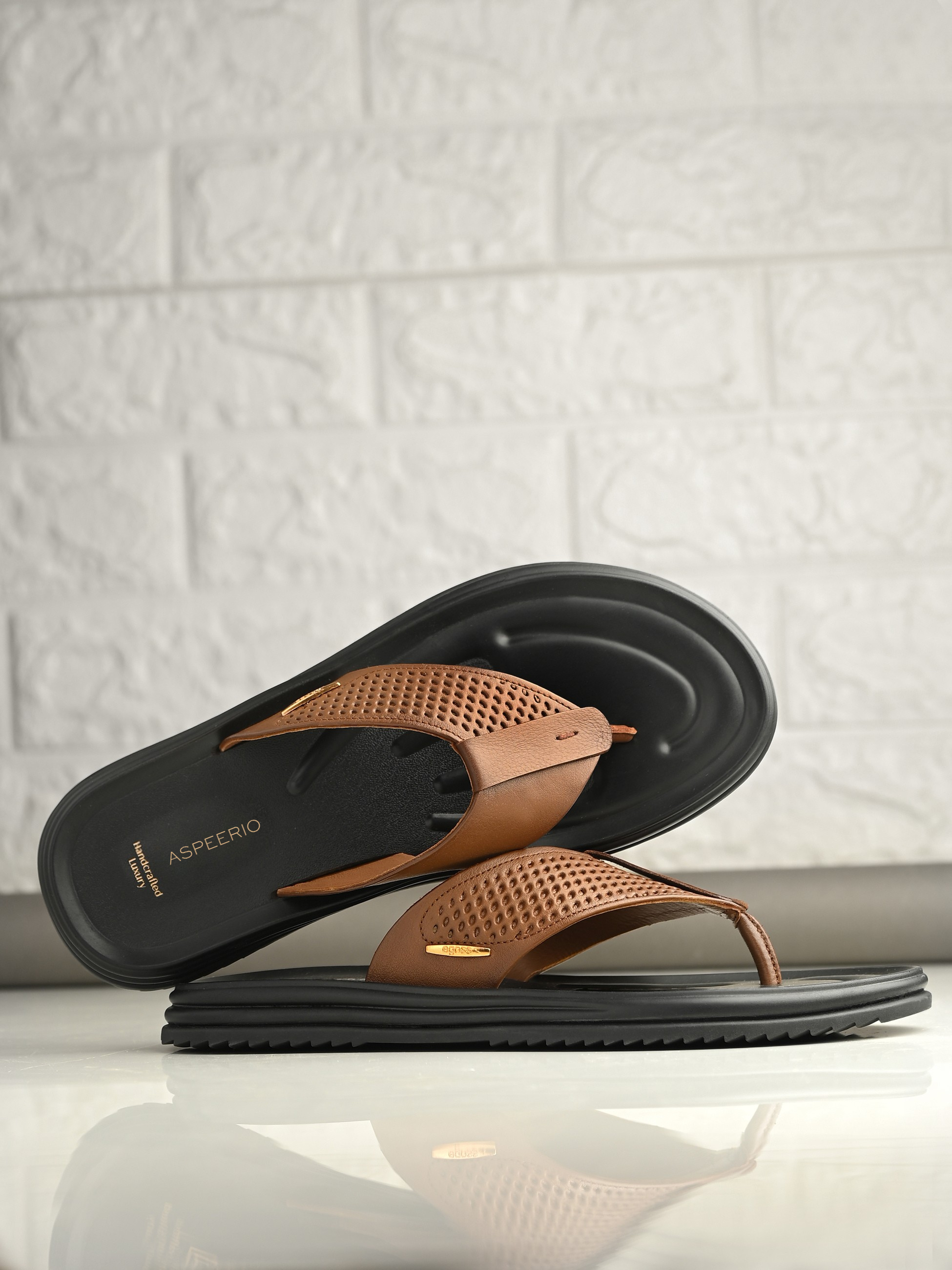 Egoss Shoes Comet Leather Slippers by Aspeerio - view 2