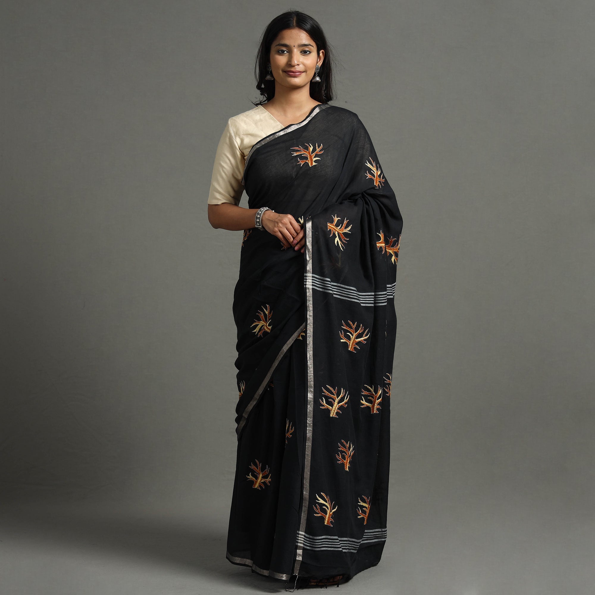 KHUSHBASH - HAPPY LOOM OF EAST Black - Bengal Kantha Embroidery Handloom Cotton Saree