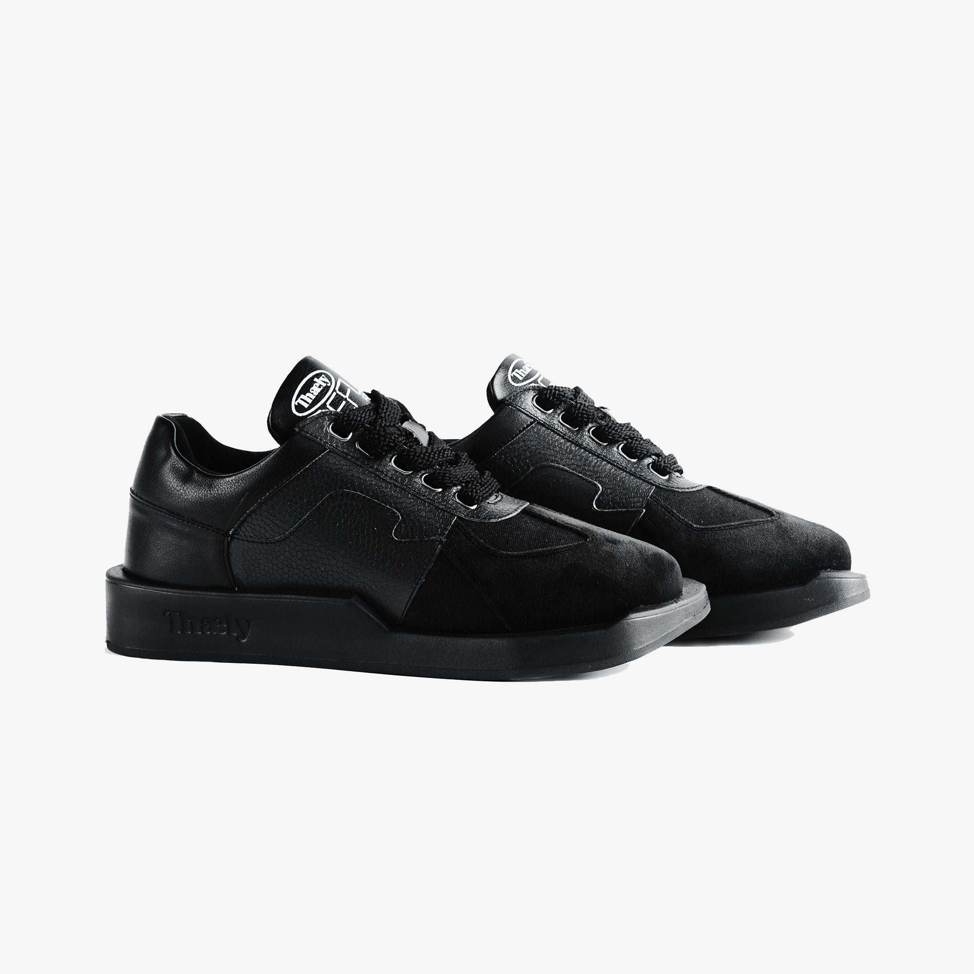 Thaely | REFLEX RUNNER { BLACK VULTURE - view 2