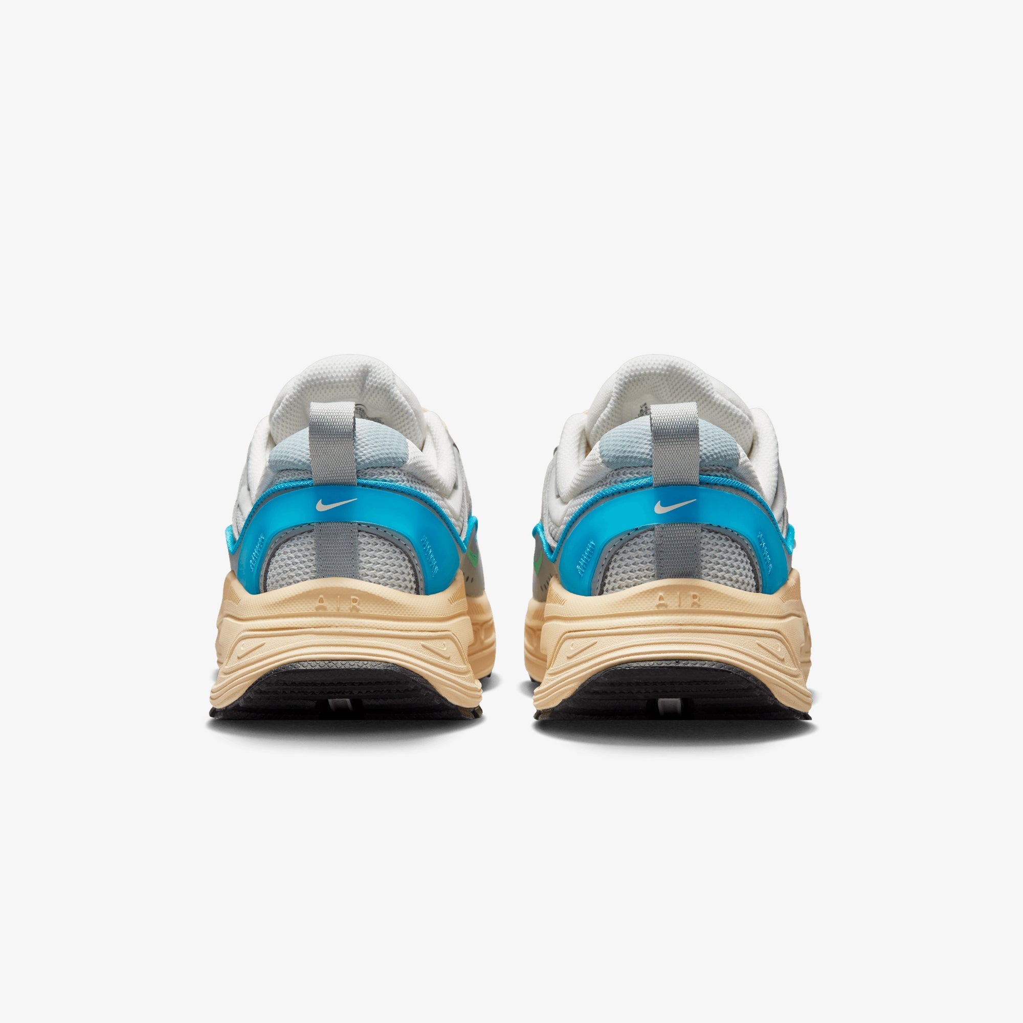 Nike | AIR MAX BLISS { LT SMOKE GREY/SAIL-PHOTON DUST - view 2
